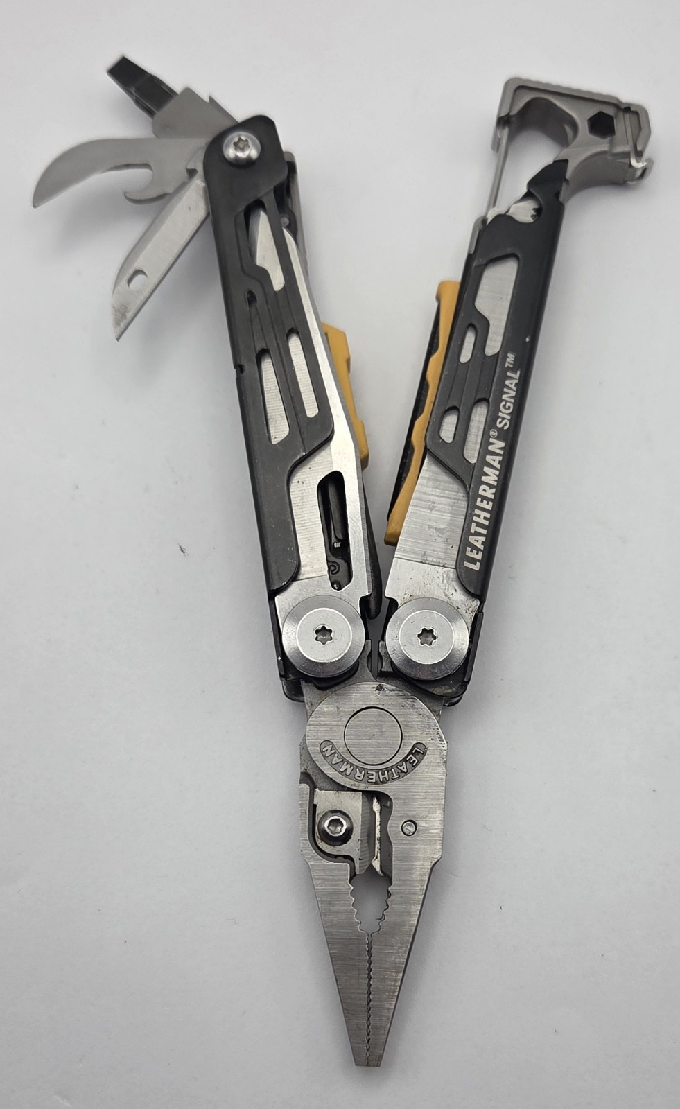 Original Leatherman Signal Survival Multi-Tool Black / Yellow Finish
