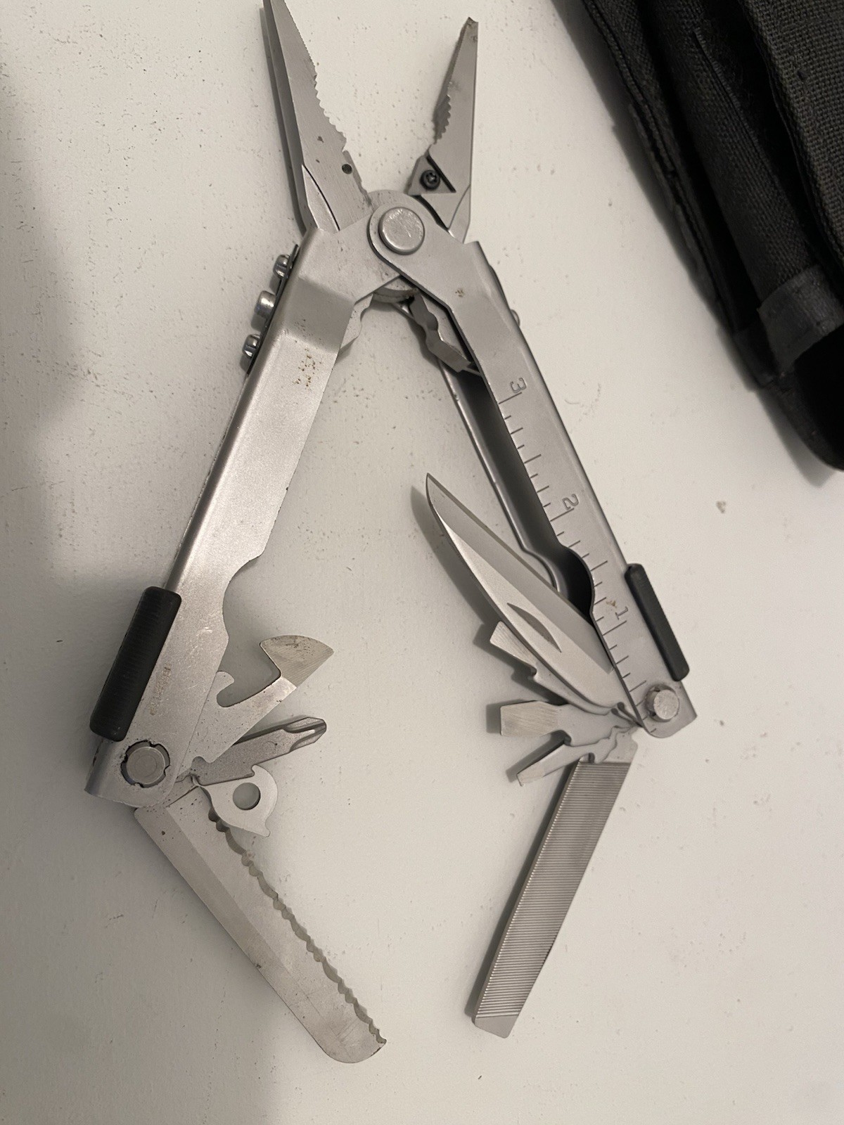 Gerber MP600 Military Multiplier Multi Tool w/ Carbon Cutters & MOLLE Case