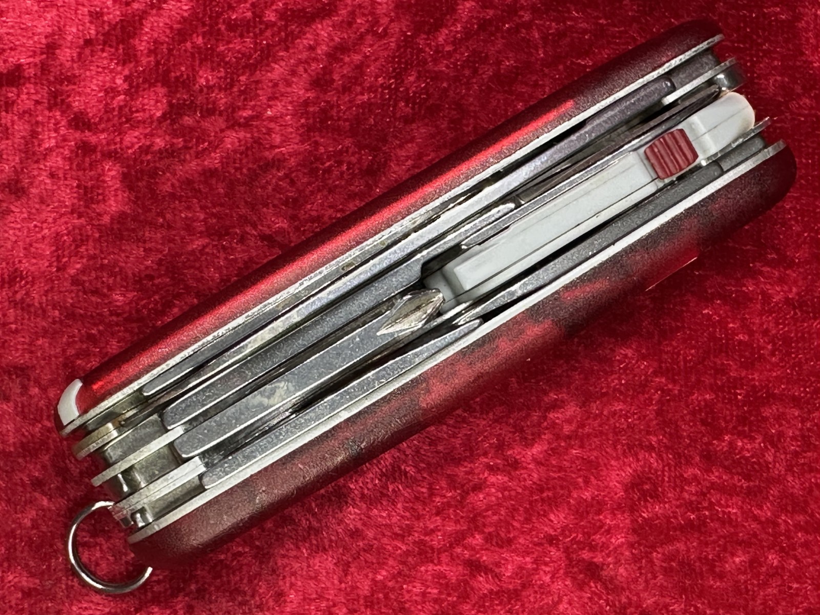 Victorinox Voyager Lite Ruby Red Transparent Swiss Army Knife 91mm 17 Tool (693)
