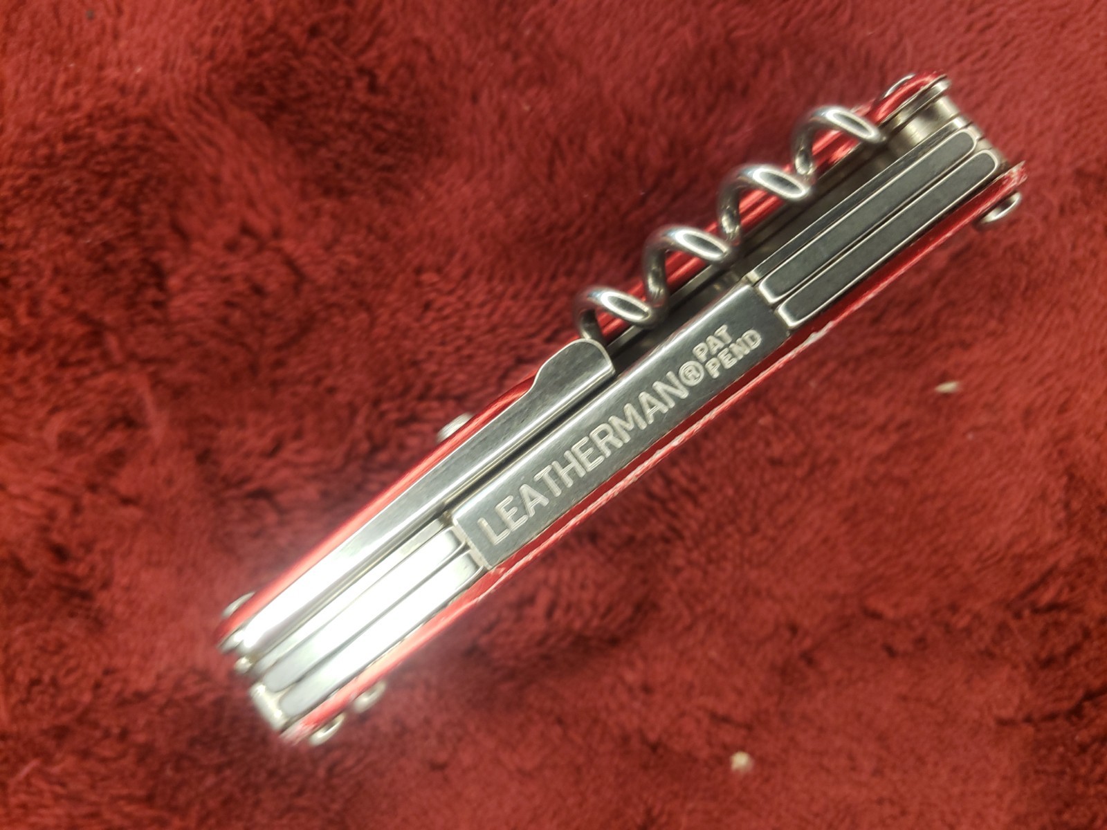 Leatherman Juice SC2 Red Retired Knife Multi Tool! RARE Read