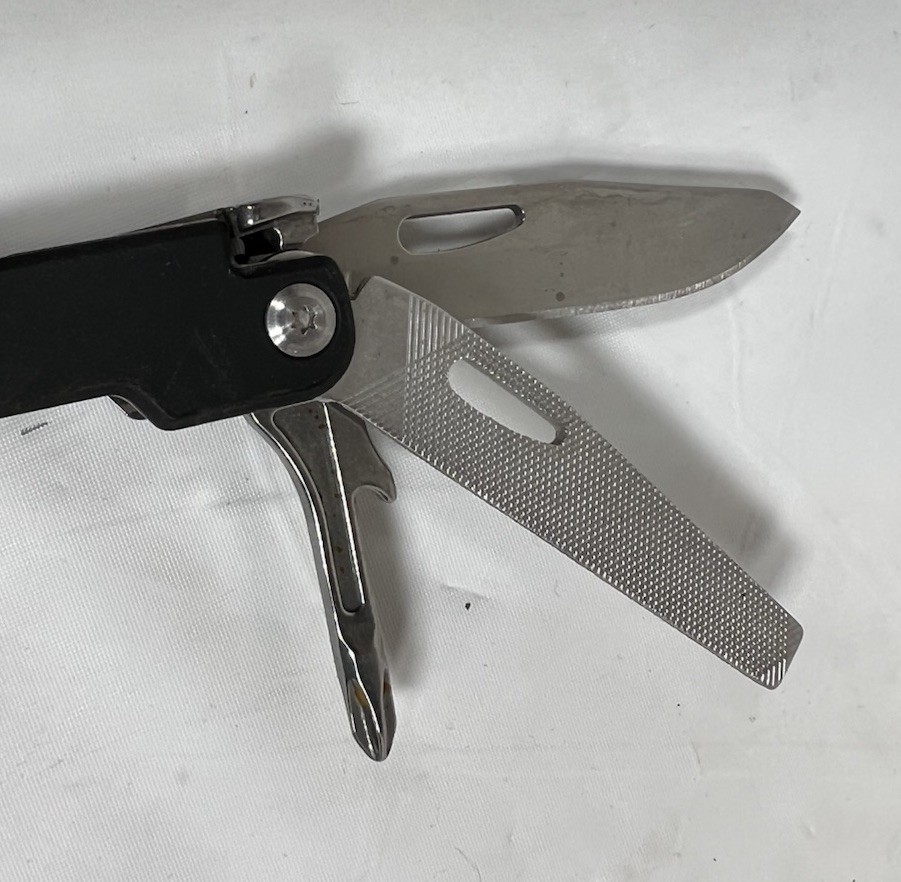 MOSSY Oak Multi-tool Pliers Pocket Knife Camping Tool Hiking Gear.