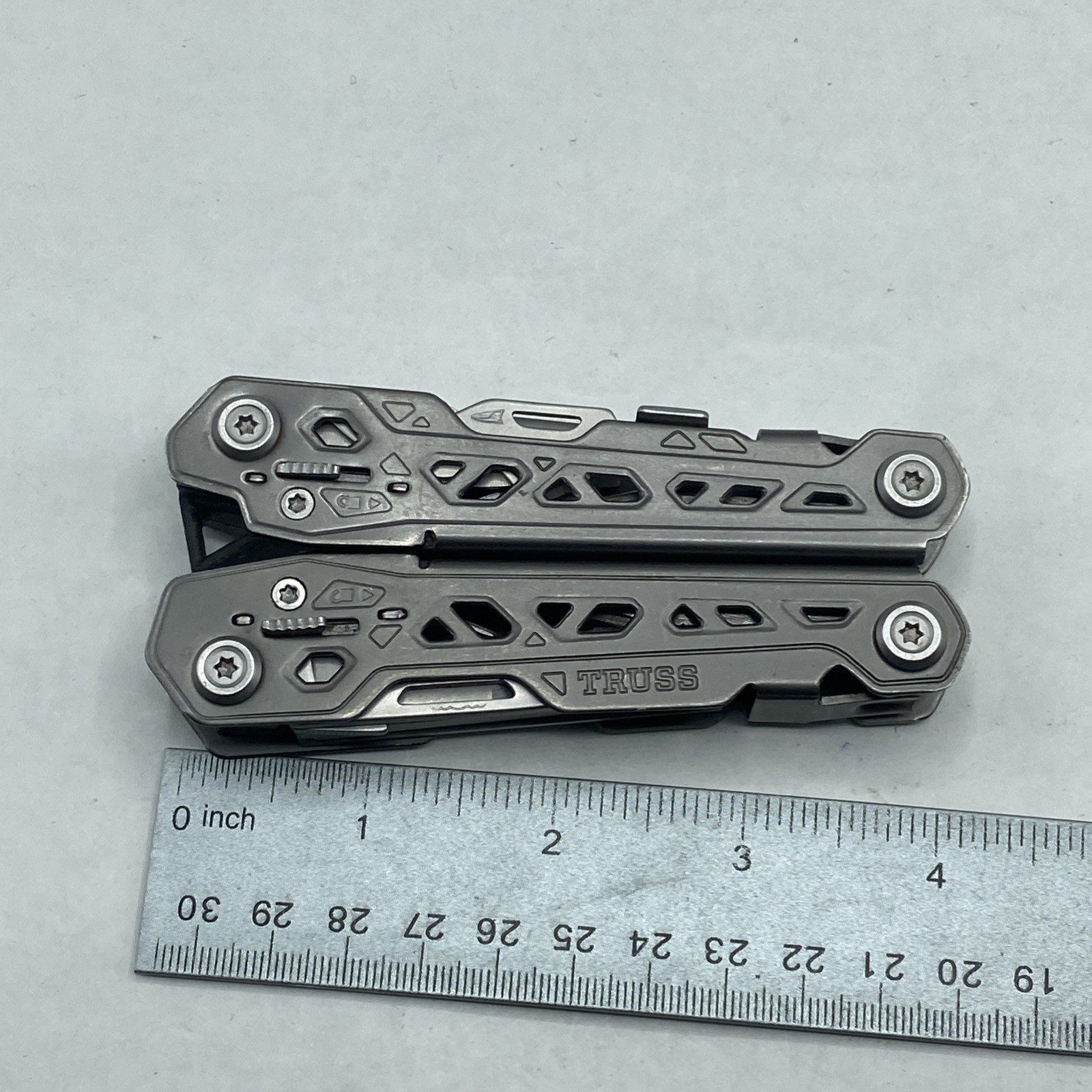 Gerber Truss Multi Tool – Gray