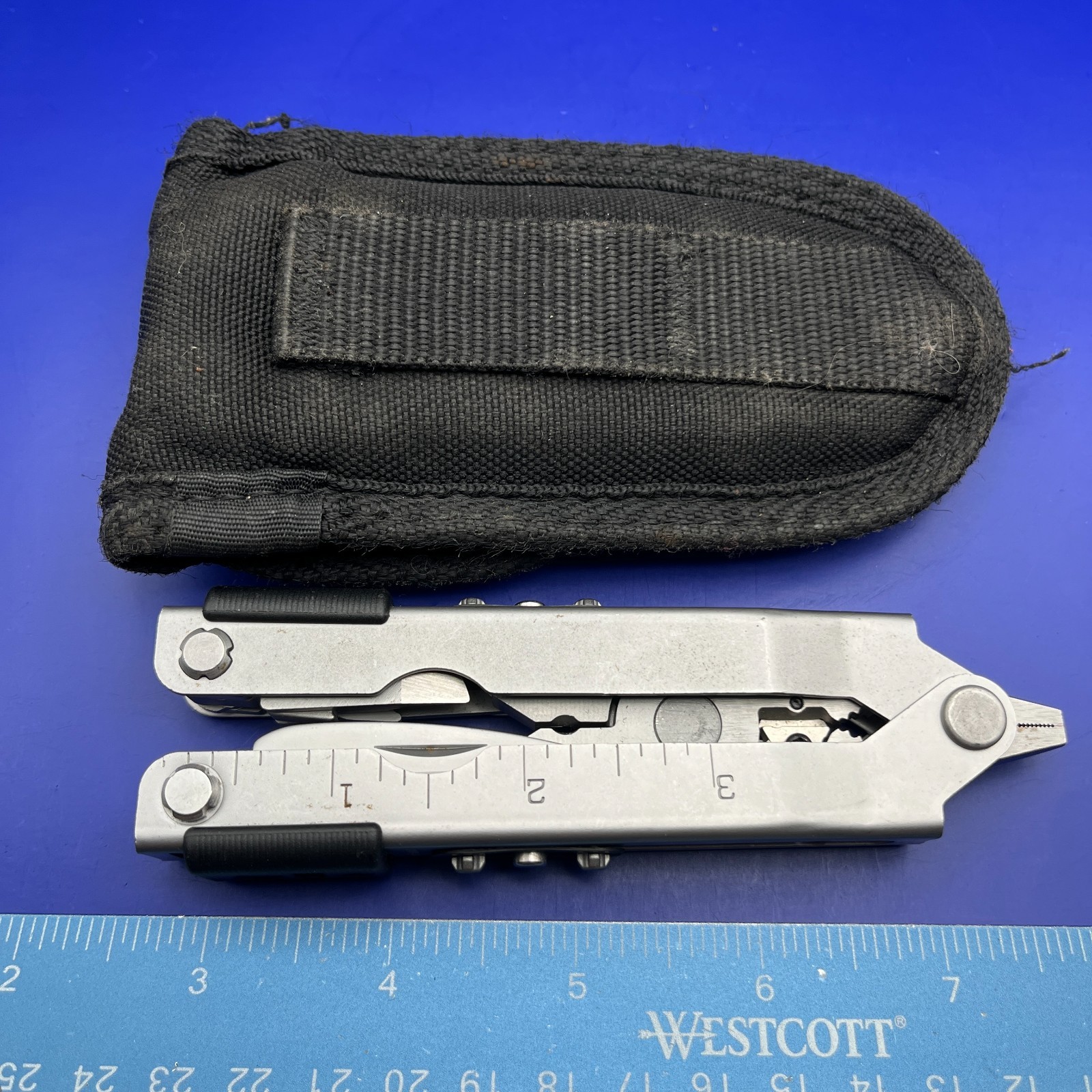 Gerber MP600 Multi-Tool Needle Nose Pliers Carbide Cutters w/ Sheath