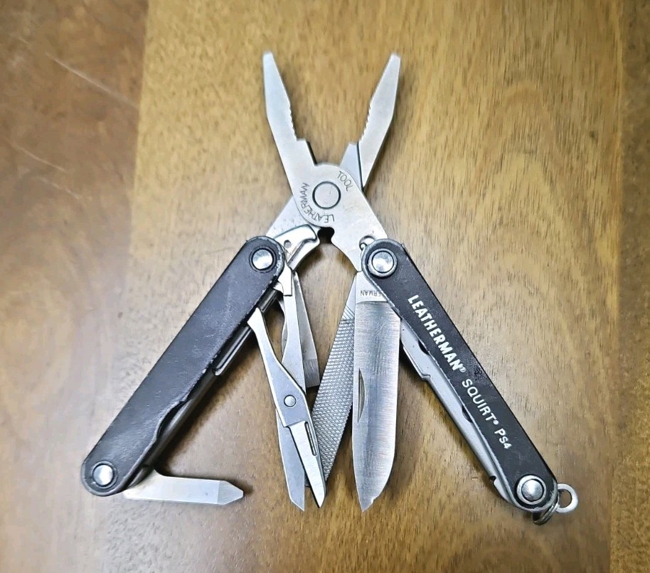 Leatherman Squirt Ps4 Black Keychain Folding Multi Tool Knife EDC