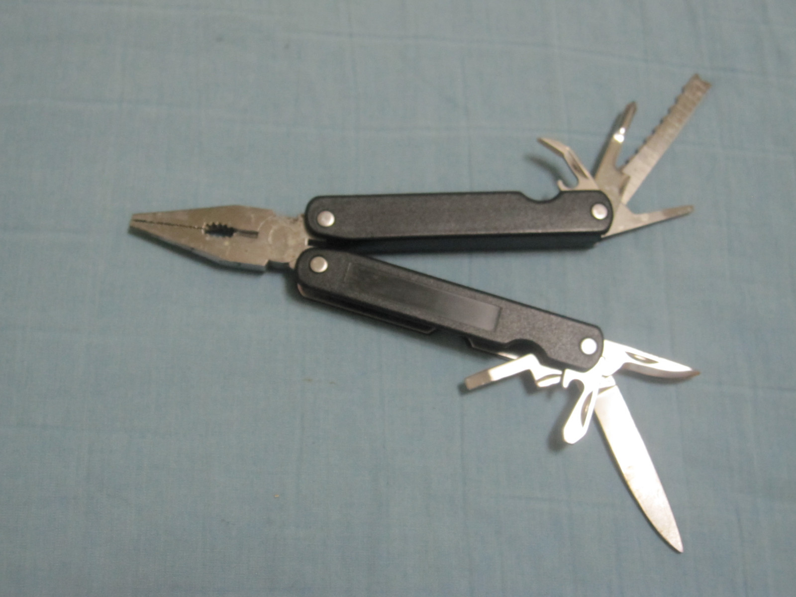 Barlow Stainless Black Folding Multi-Tool