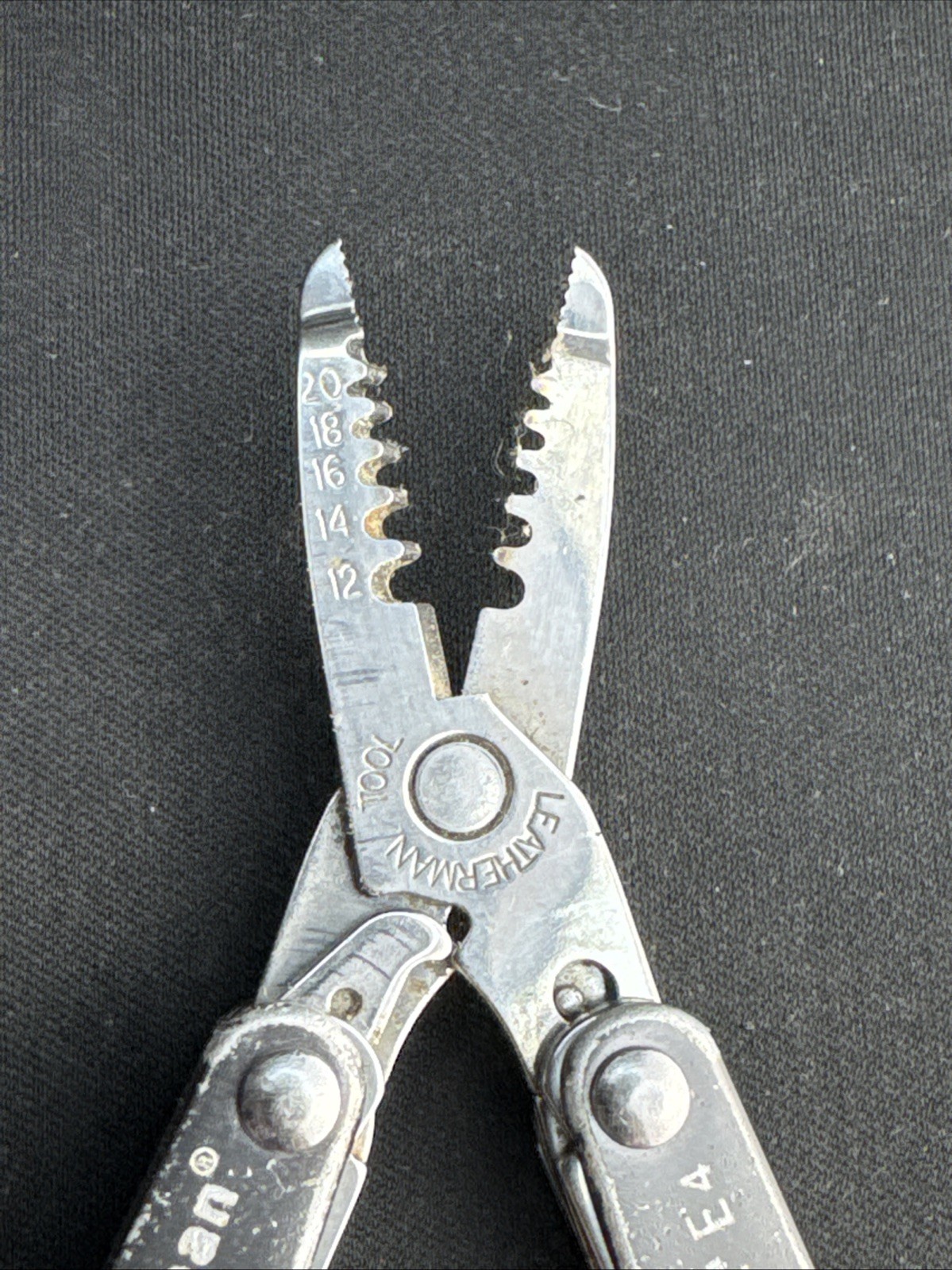 Leatherman Squirt E4 Multi-Tool w/Wire Strippers Gray 3400.2