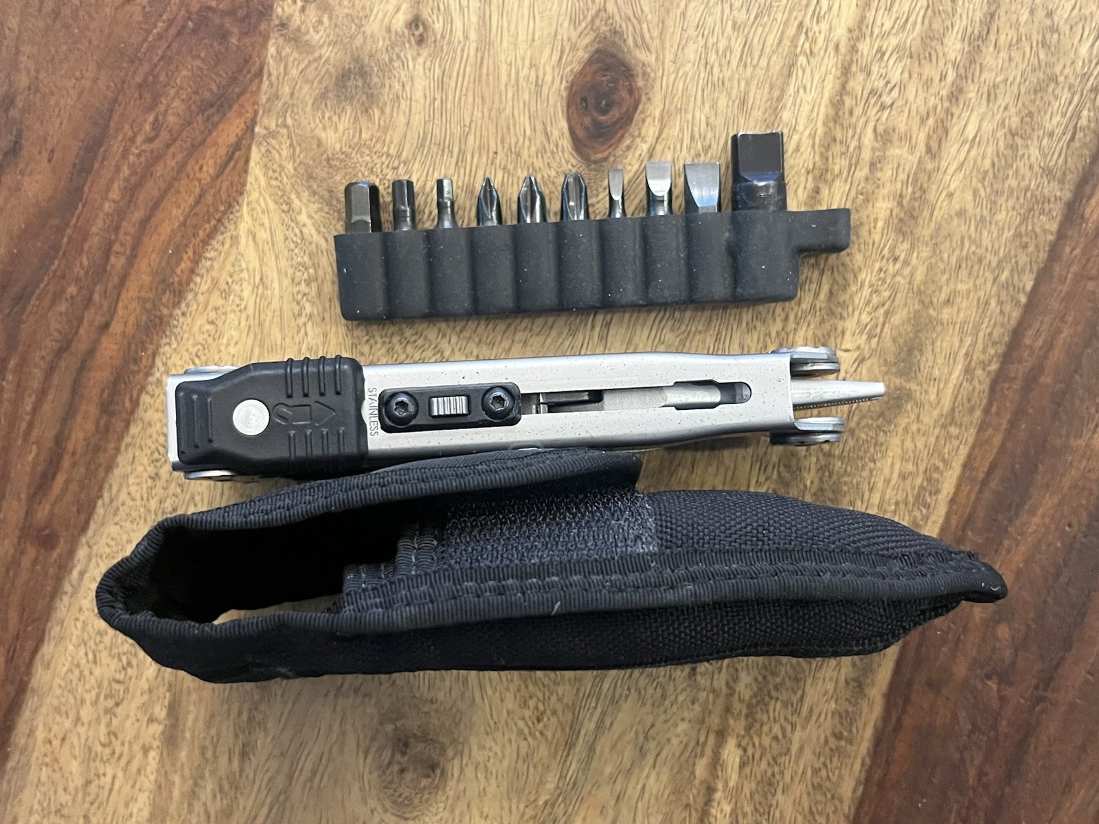 Gerber Multi Tool DIESEL w/Gerber BEAUTIFUL Sheath & Set Of Bits VERY NICE!!