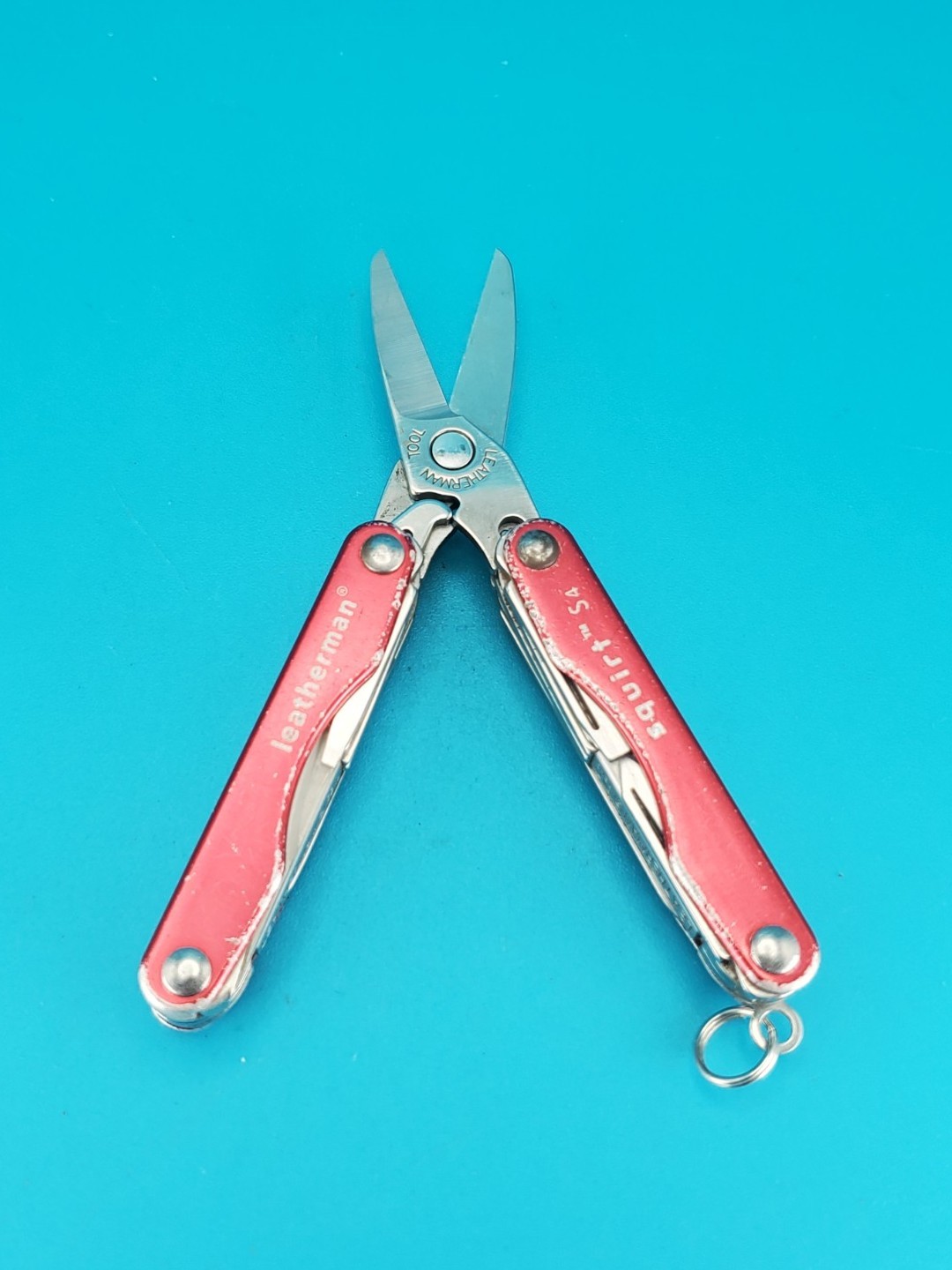 Leatherman Squirt S4 Multi-Tool, Key Ring, Retired, RED!