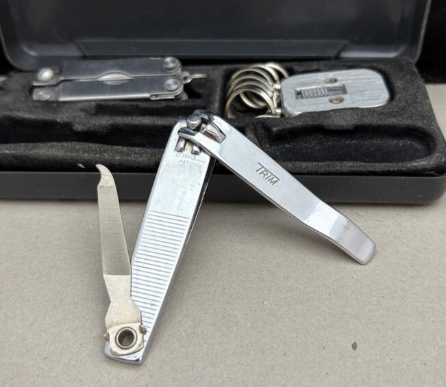 VTG Sheffield Multi-Function Tool Set Nail Clippers Key Chain Multi Tool