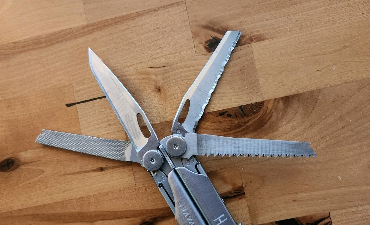 Leatherman Wave Multi-Tool Pliers Pocket Knife Scissors – Great Condition – B96