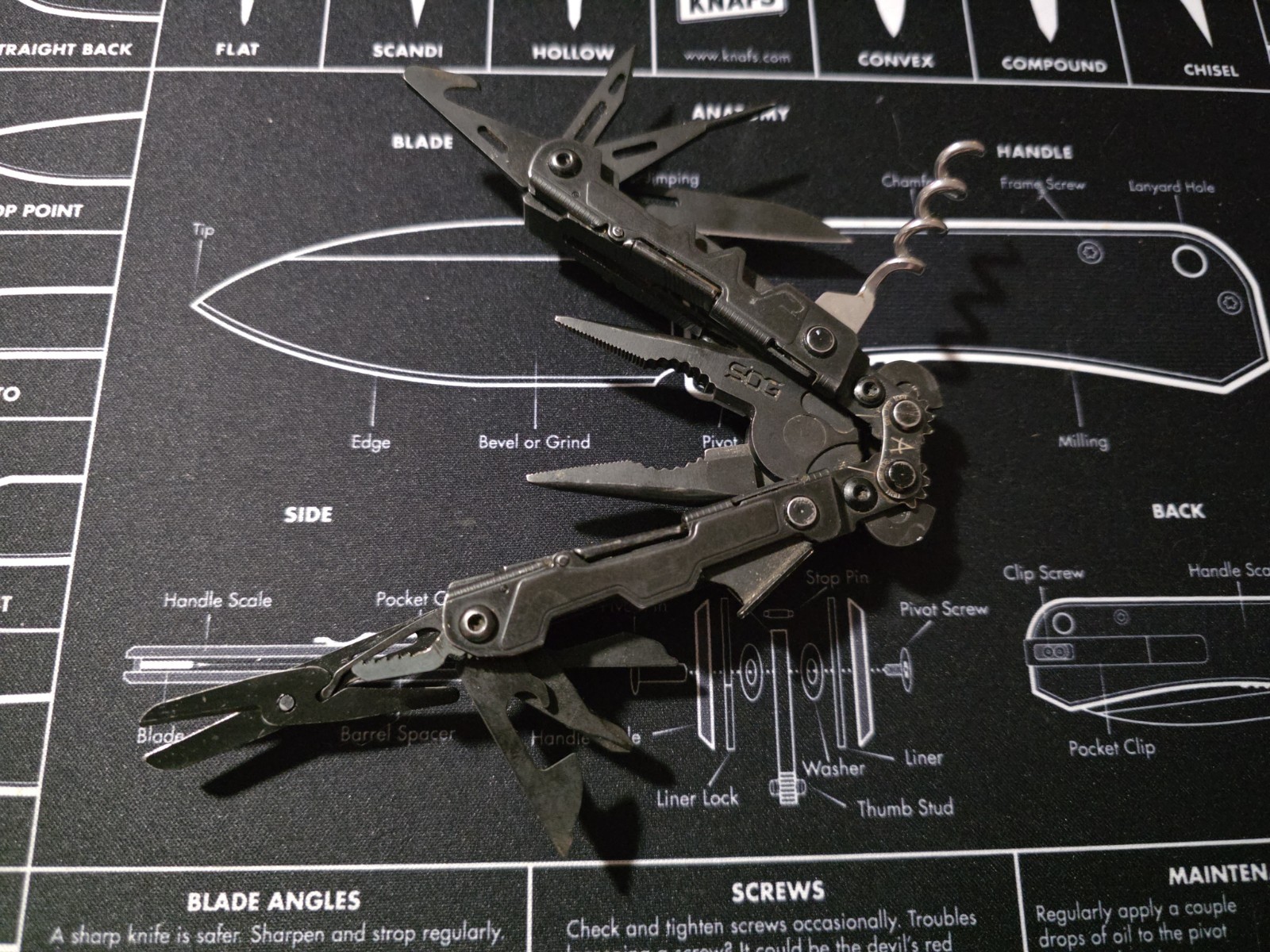 SOG PowerLiter Black Multi-tool