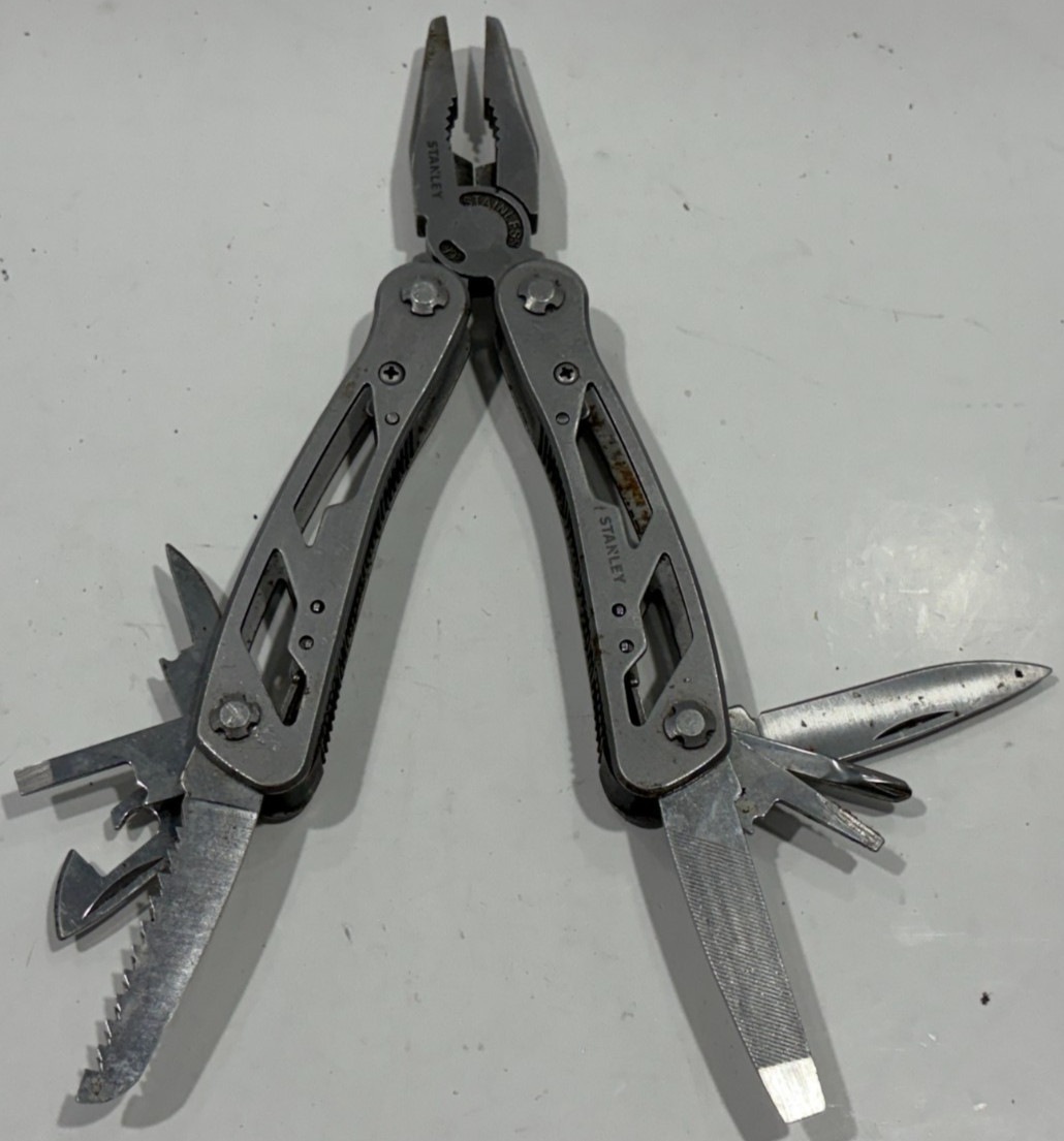 Stanley 12 in 1 Multi Tool Pliers Knife Stainless Folding Exc. Condition