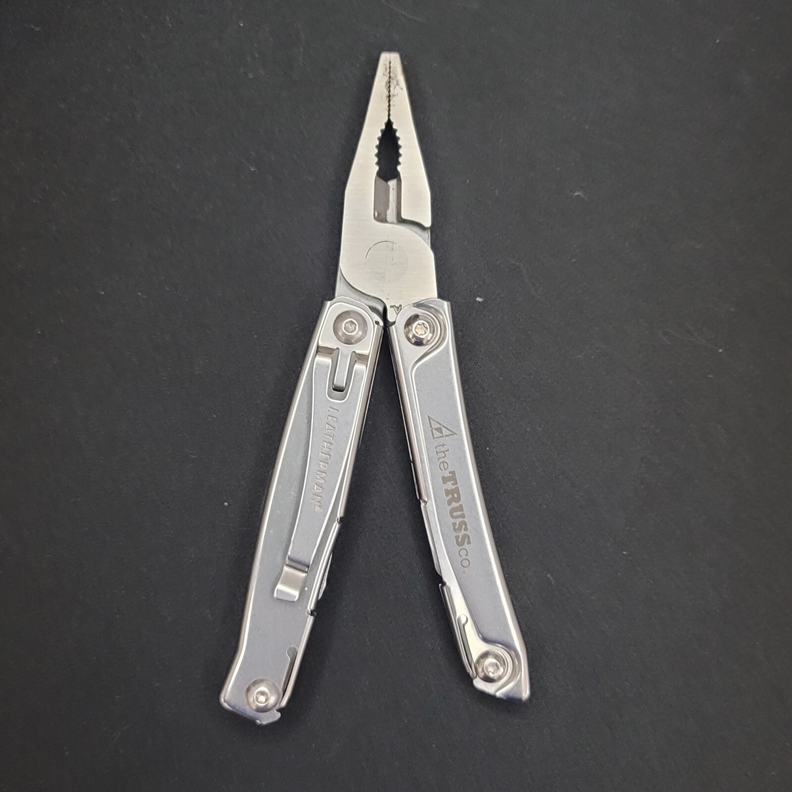 Leatherman Rev 3.8″ Stainless Steel Multi-Tool W/Carry Clip Very Nice USED Tool