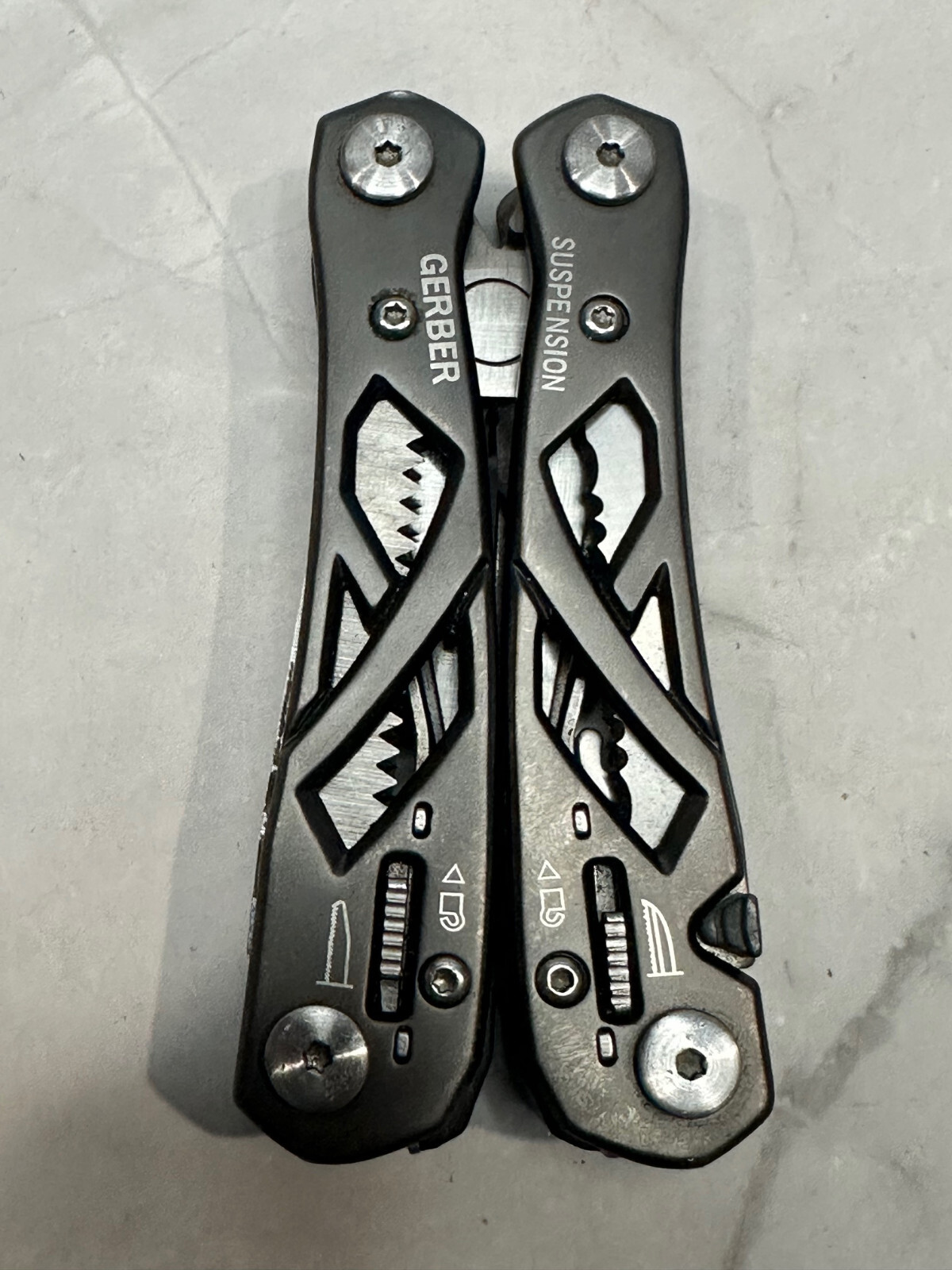 Gerber Suspension MultiTool Knife Plier Saw Scissor Screwdriver 22-01471