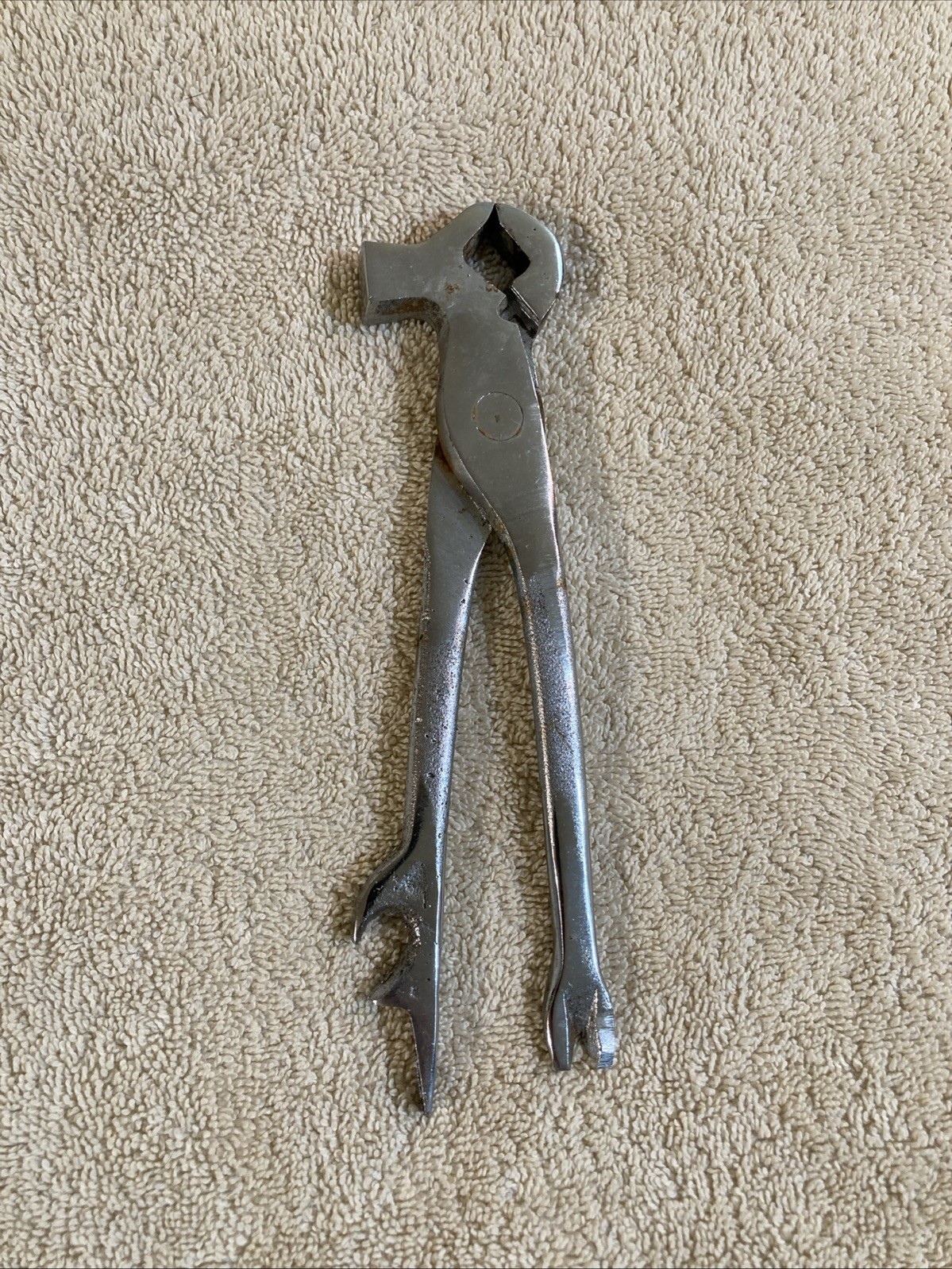 MULTITOOL HAMMER WIRE CUTTER NAIL PULLER BOTTLE OPENER PINCHER CHISEL