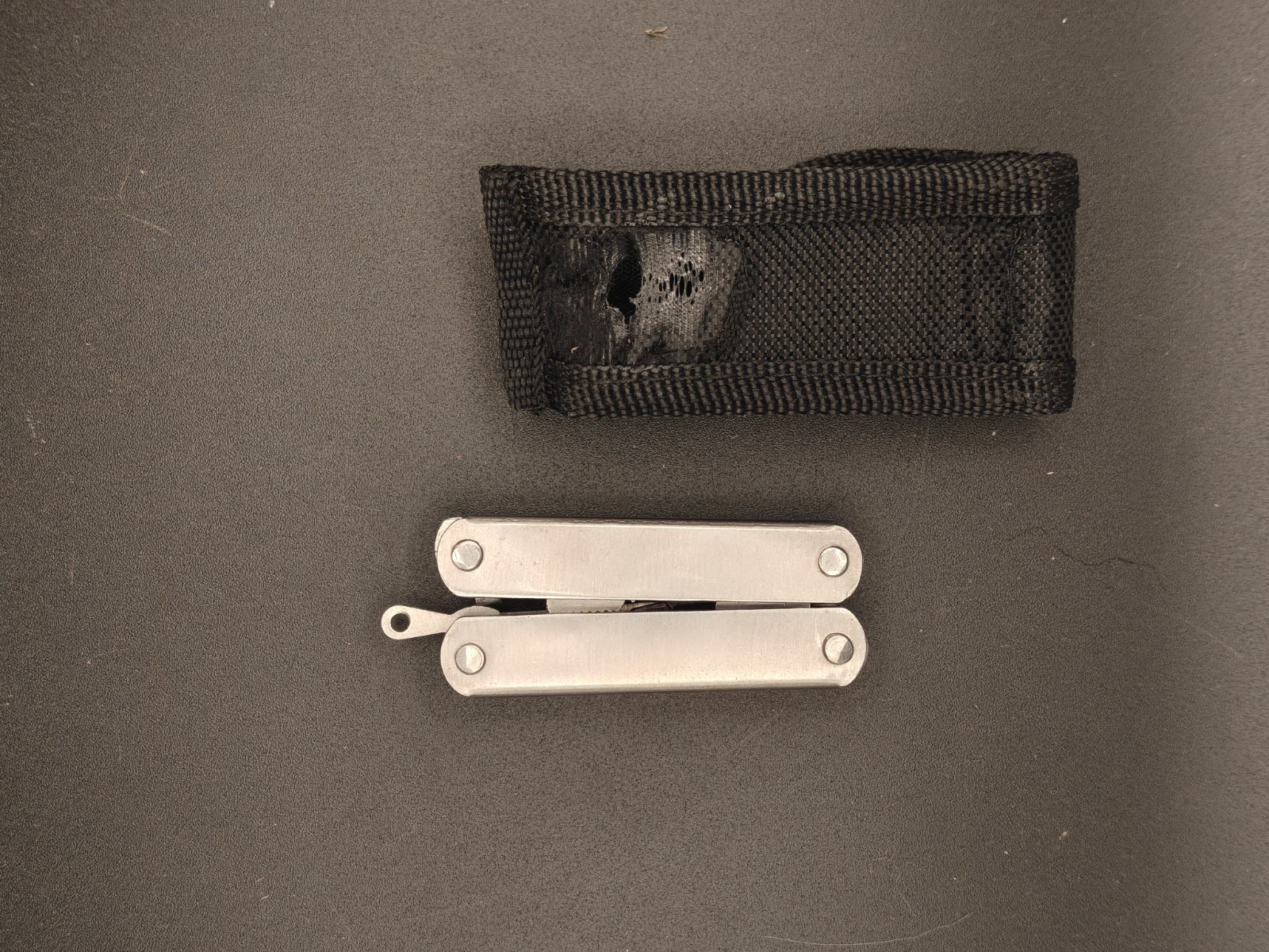 Small Multi-tool 1 1/2 Inch With Small Pouch Ripped Unbranded