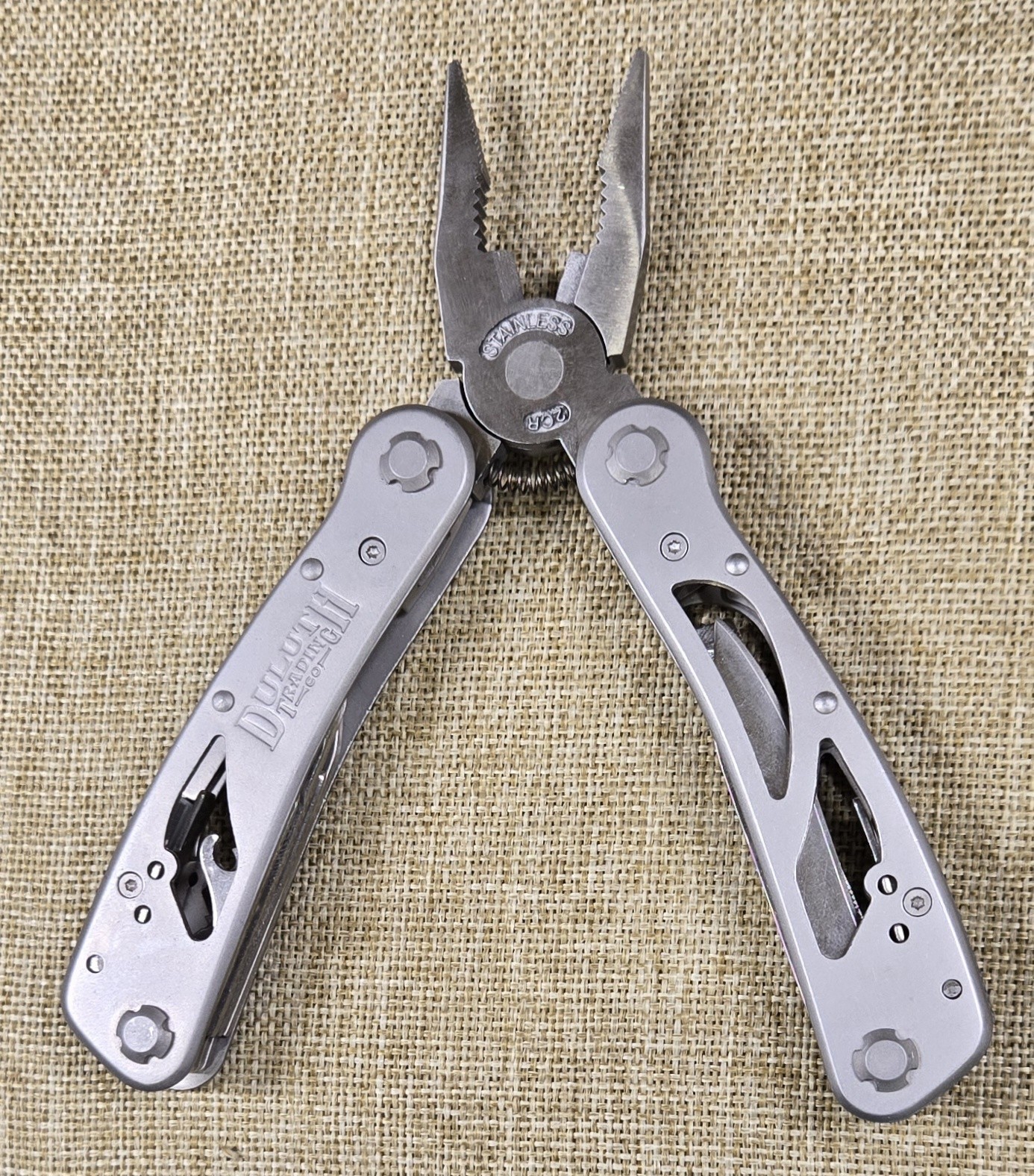 Duluth Trading Co 2CR Stainless Multi Tool Pliers Knife Saw New w/ Sheath