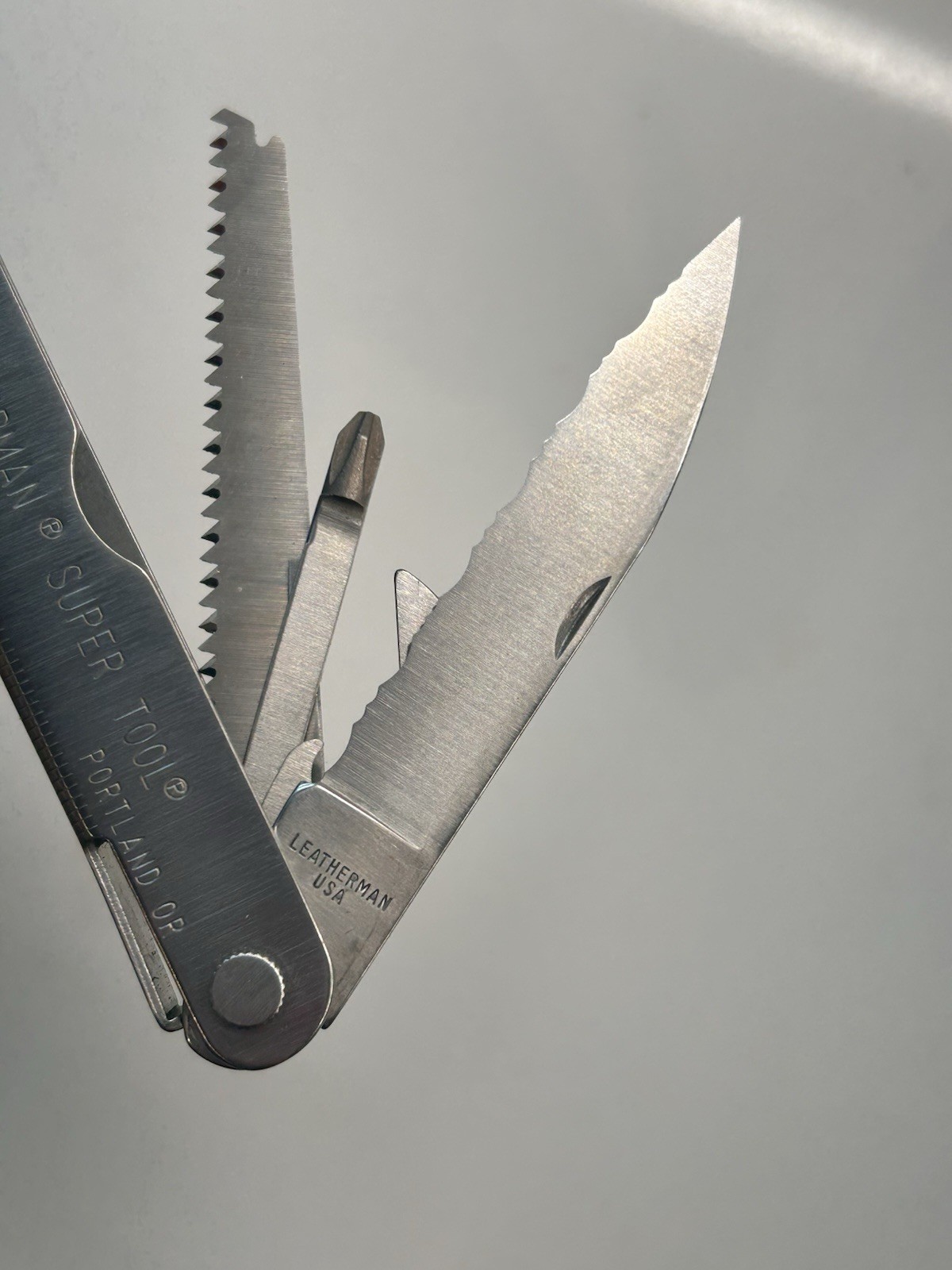 NEW FIRST GENERATION Leatherman Original Super Tool Supertool Multitool Crimped