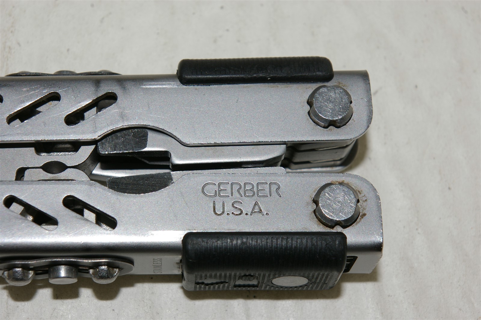 Gerber MP400 Compact Sport Multi-Tool Multi-Plier Stainless Silver