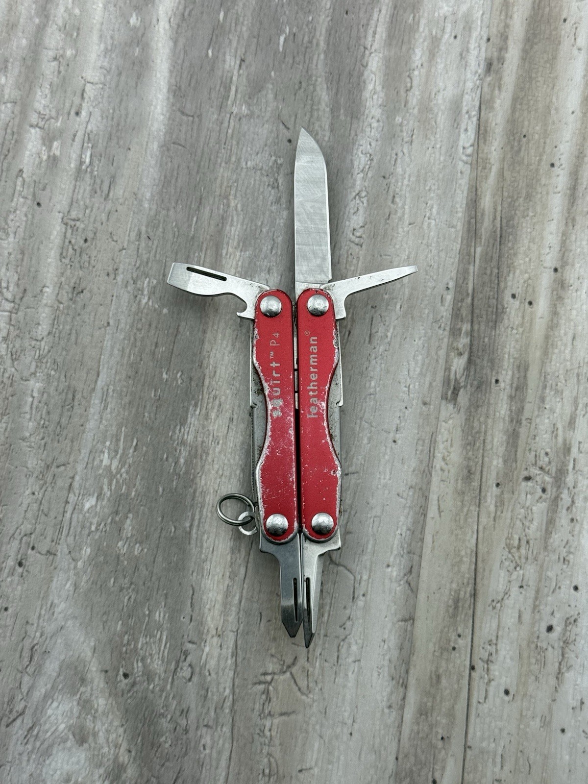 Leatherman Squirt P4 Keychain Multitool Pliers Red Aluminum