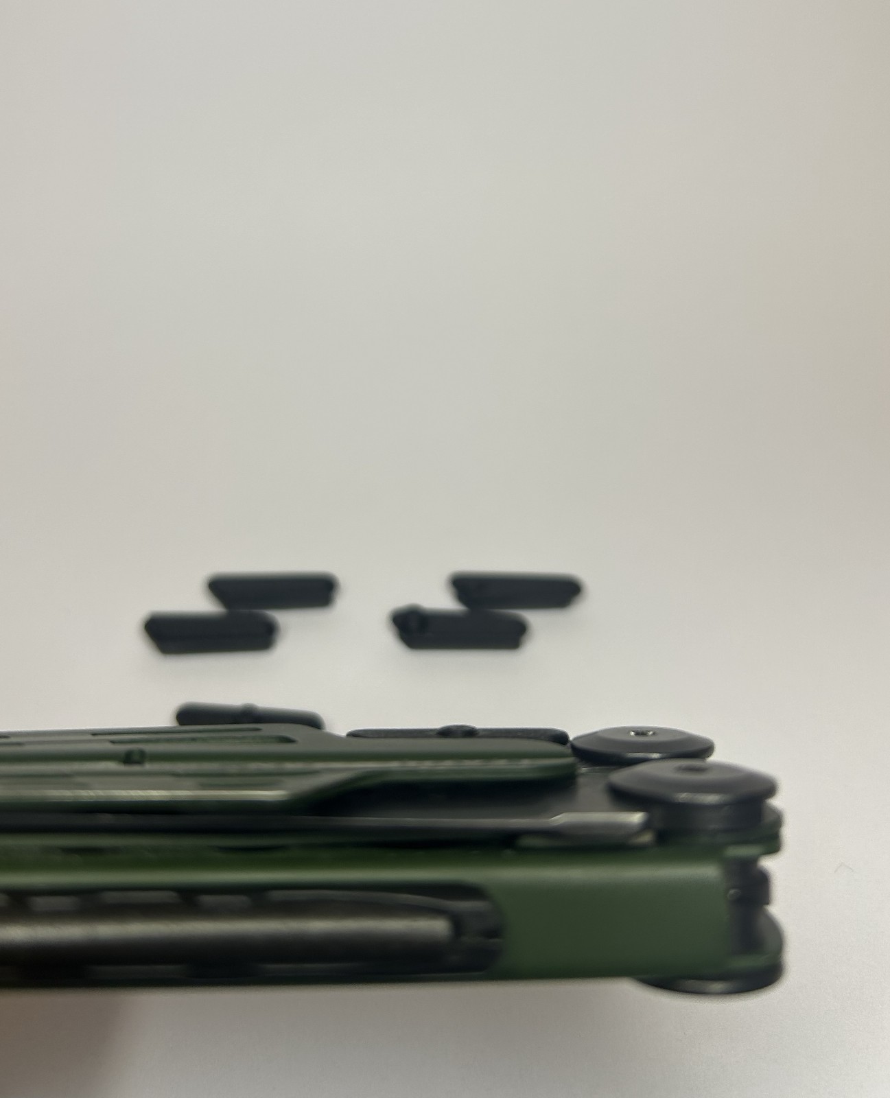 Leatherman Signal Upgrade Accessory – Thumb Studs (Block & Pin Styles, Raised +