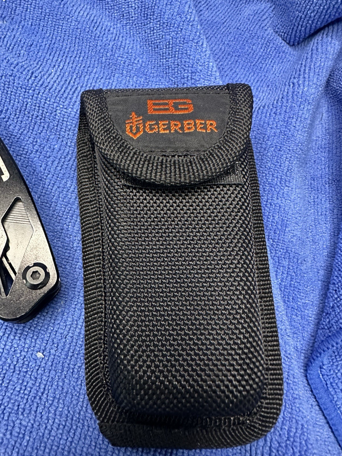 Bear Grylls Gerber Multi Tool Brand New w/ Pocket Guide And Bits