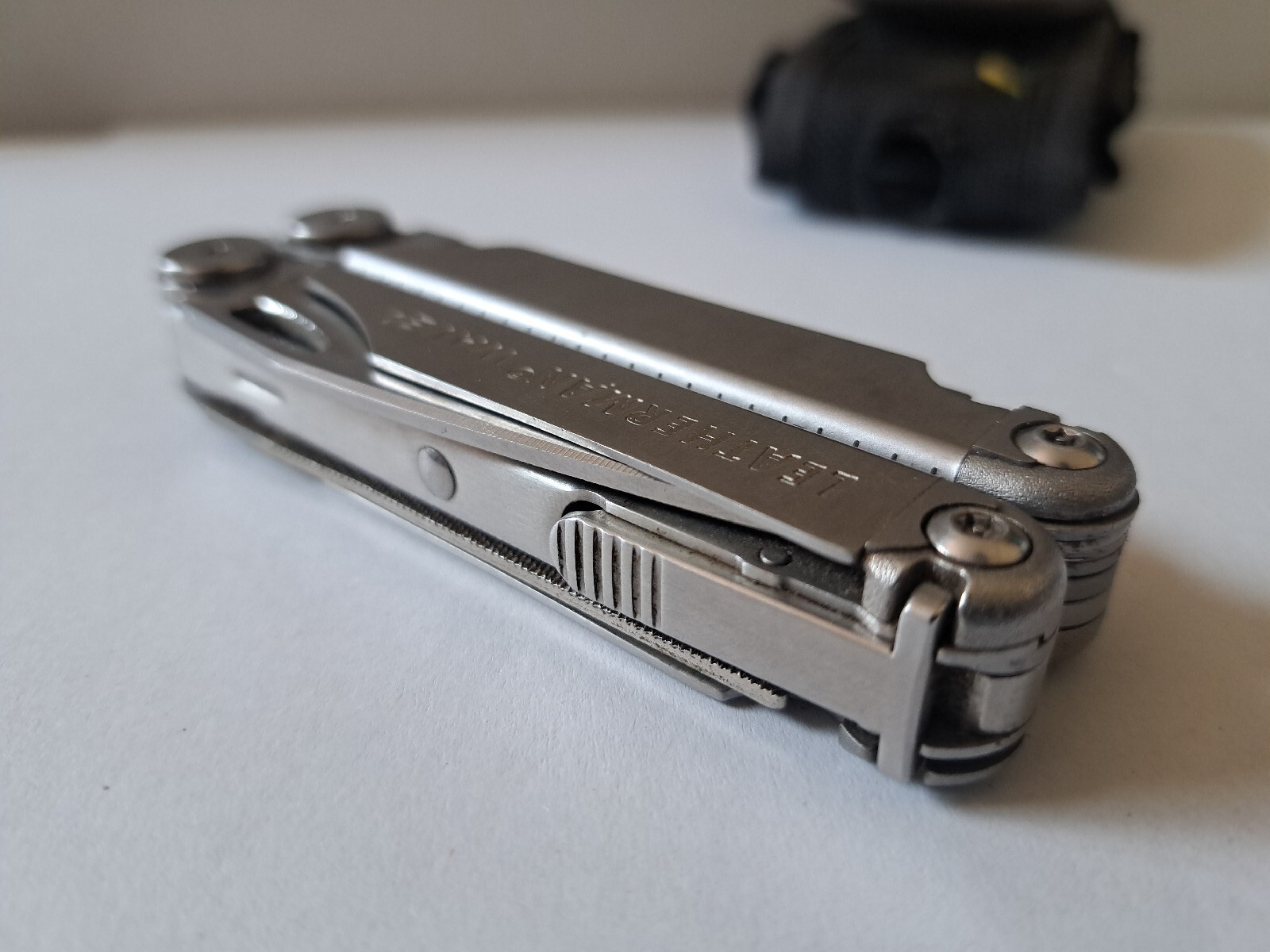 Leatherman Wave Stainless Multi-Tool w/Nylon Sheat Used