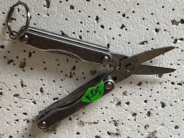 Retired Leatherman SQUIRT S4 Keychain Multi Tool Grey —-