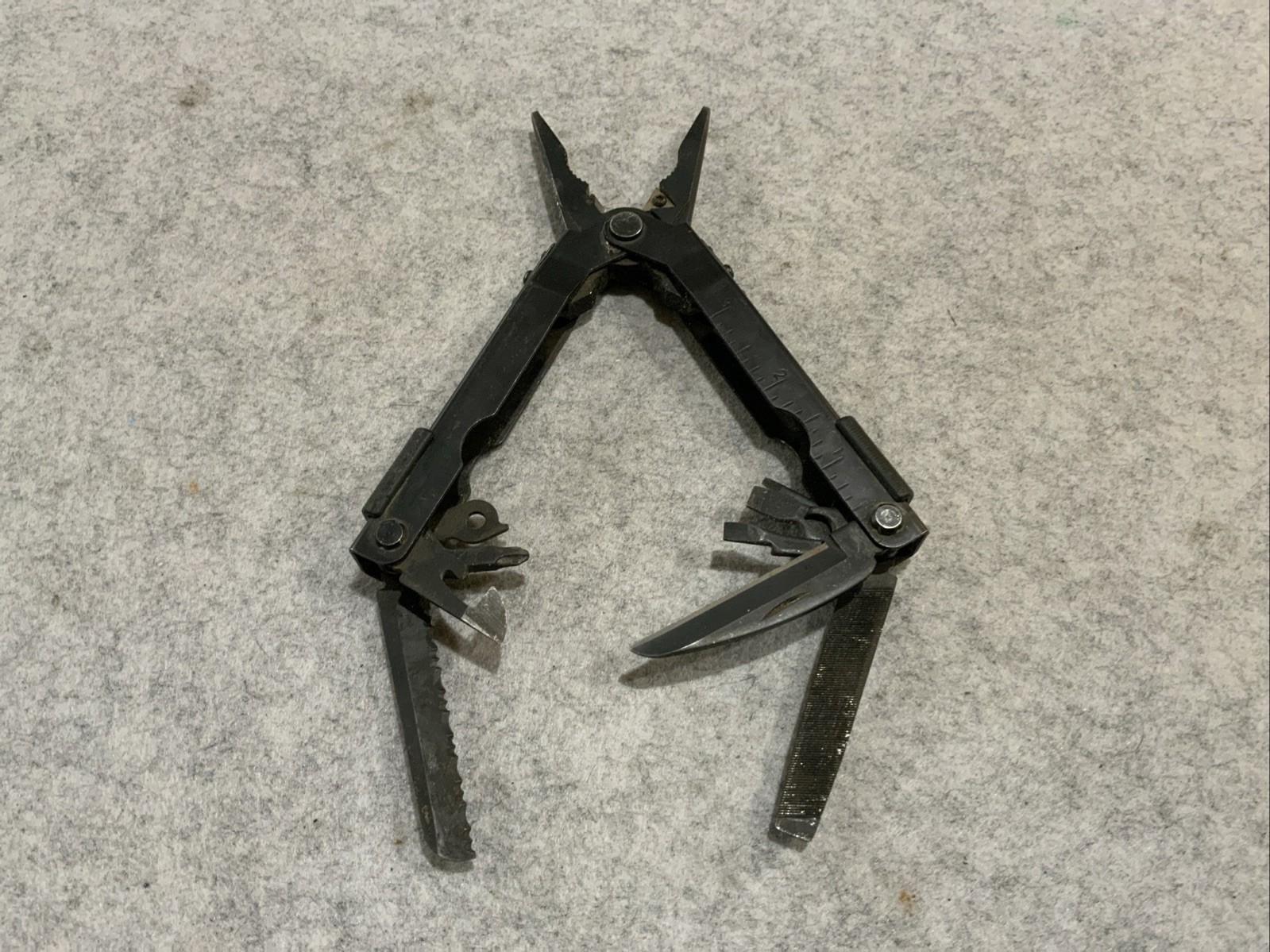 Gerber Multi Tool MP600 Black Oxide Sliding Pliers Knife File Saw
