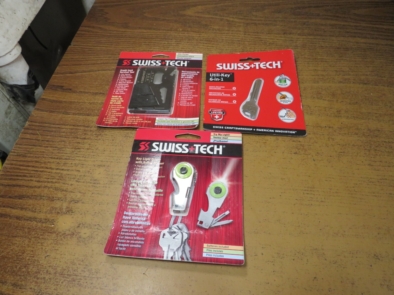 swiss tech 6 in 1 Key Light Driver Survival Credit Card