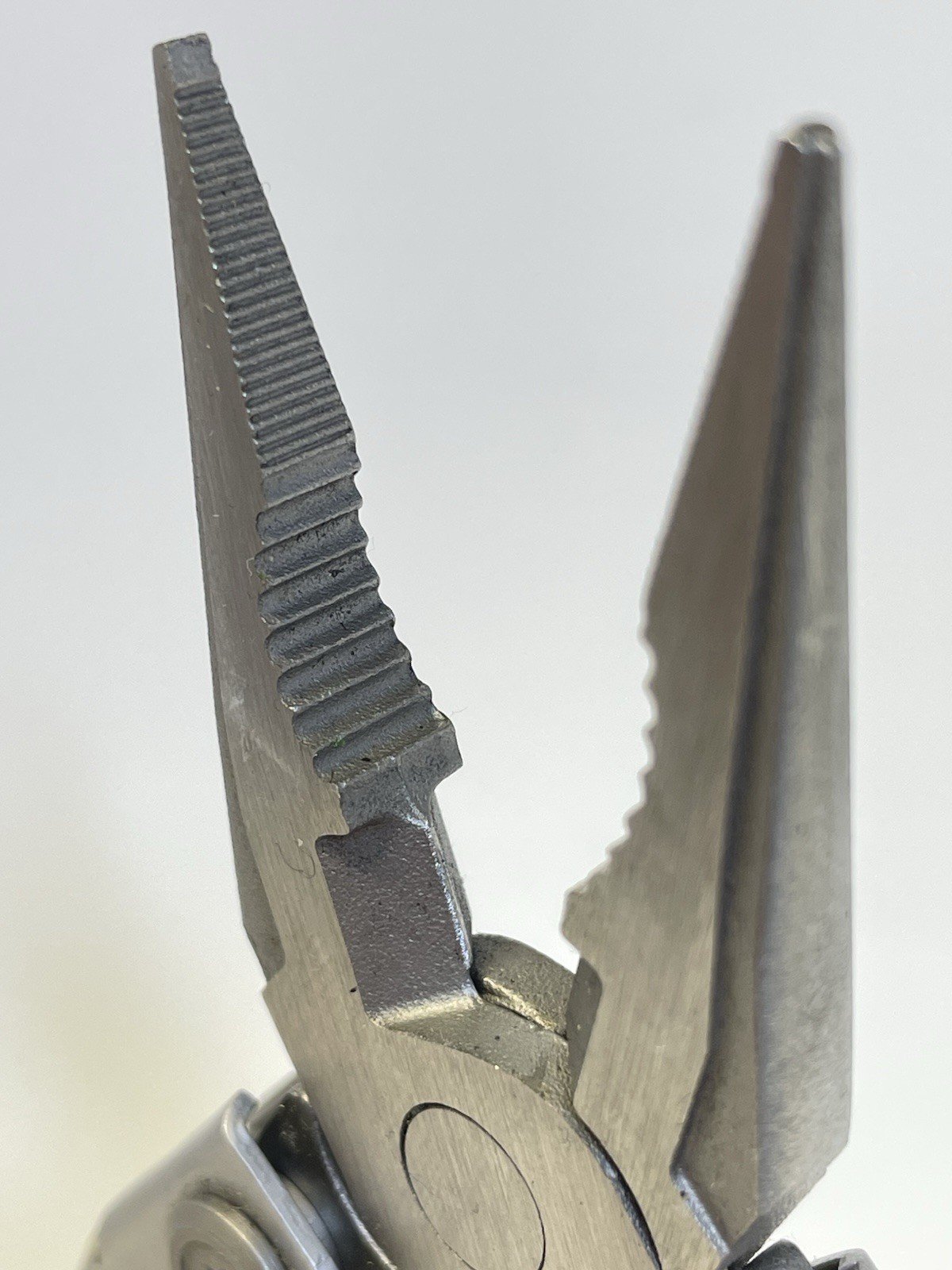 Gerber Suspension Nxt 15 in 1 Multi-Tool with Pocket Clip In Very Good Condition