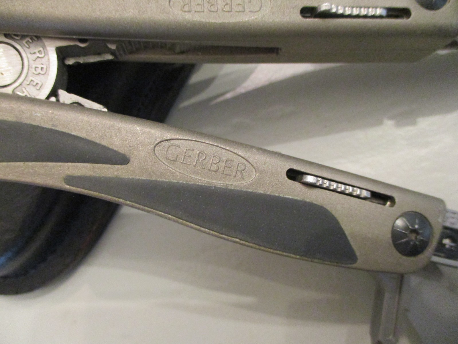 MULTI-TOOL SET (3) GERBER MP800 LEGEND+LEATHERMAN+SOG w/2 LEATHER CASES – NICE!