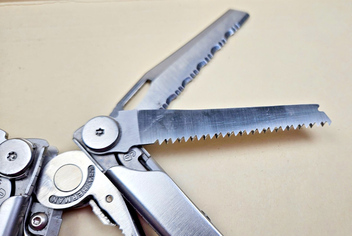 Leatherman Wave + Plus Multi-Tool 18 in 1, Great Condition with Sheath