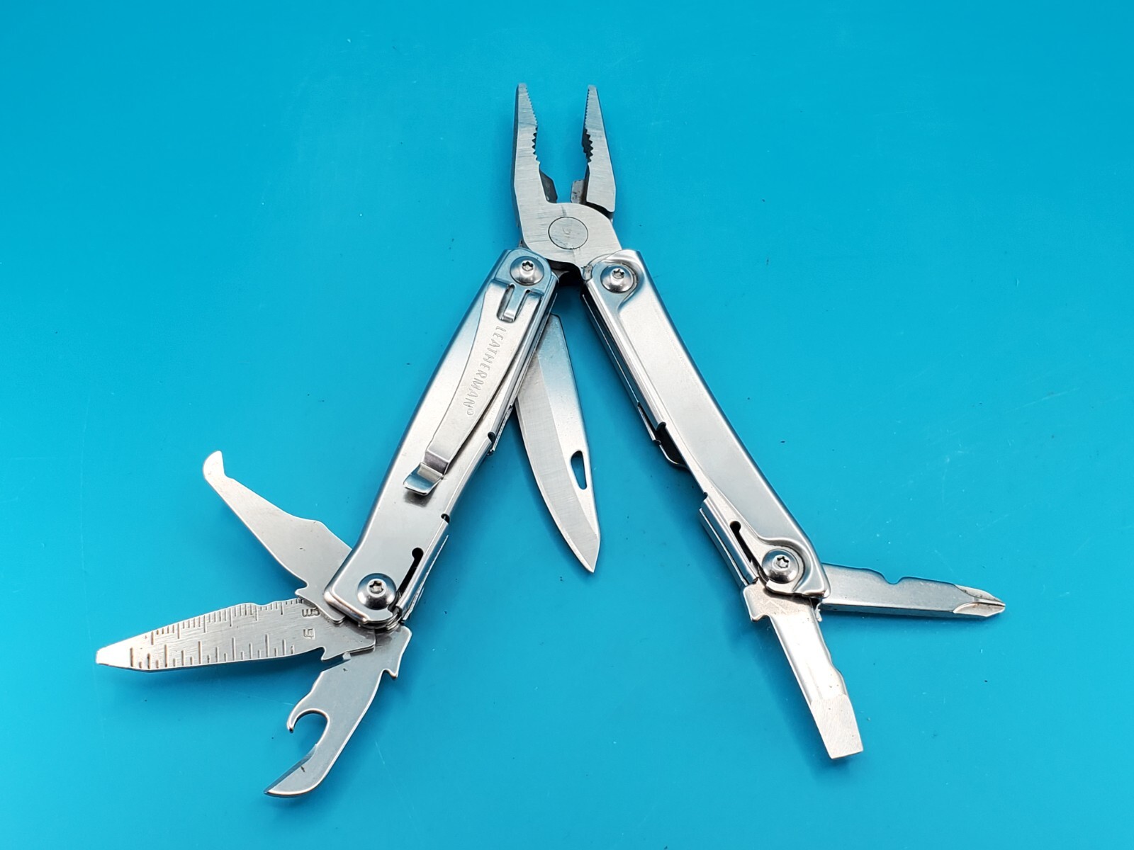 Leatherman Rev 3.8″ Multi-Tool, Stainless!