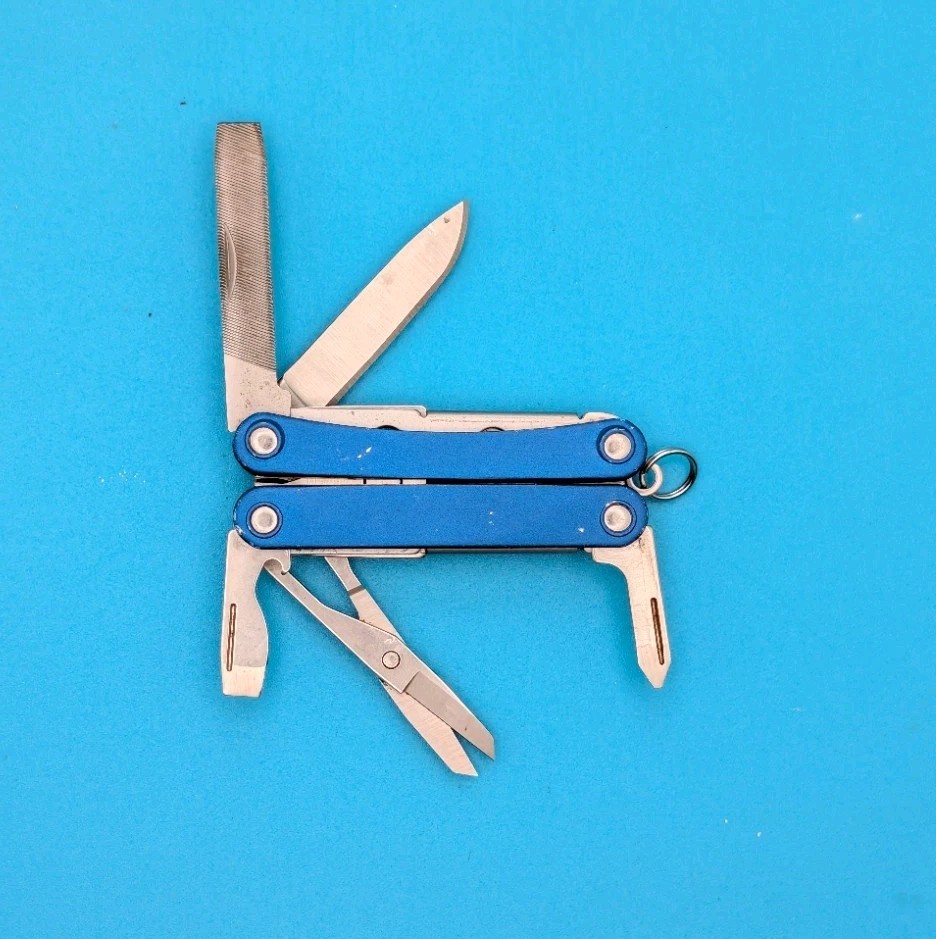 Leatherman SQUIRT PS4 Multi-Tool With Pliers Scissors Knife BLUE!