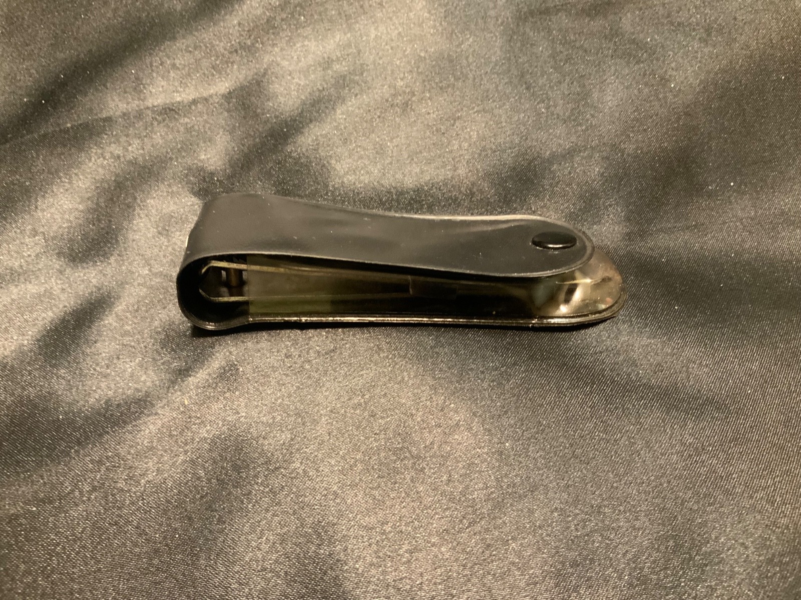 LM Dickson 6 in 1 fisherman’s tool with cover