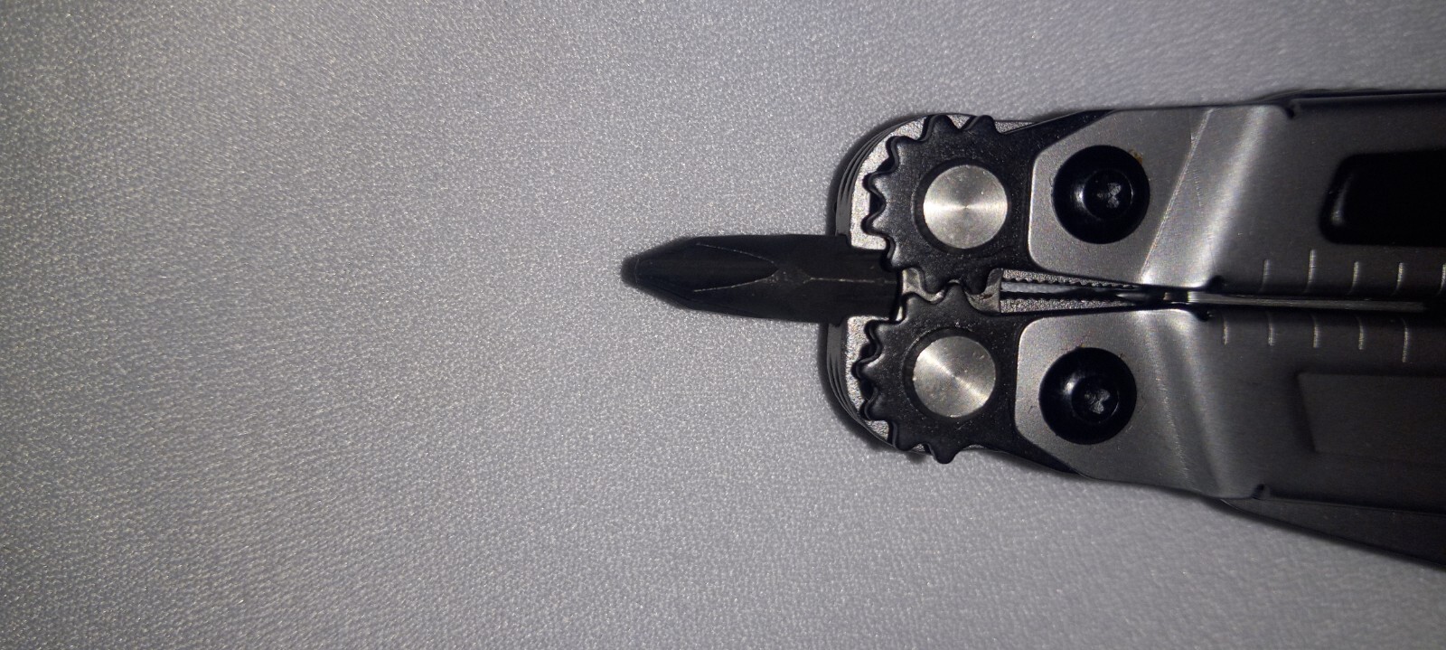 SOG Multi-Tool PowerGrab w/ Deluxe Hex Bit Kit RETIRED