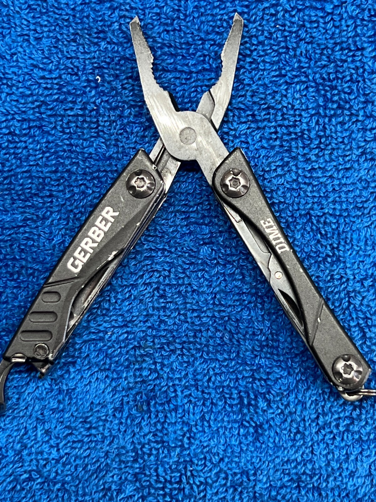 GERBER MICRO MULTI TOOL DIME BLACK COMPACT & LIGHTWEIGHT GENTLY USED 30-G0469