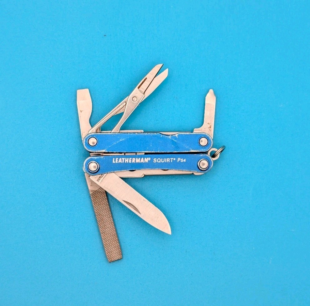 Leatherman SQUIRT PS4 Multi-Tool With Pliers Scissors Knife BLUE!