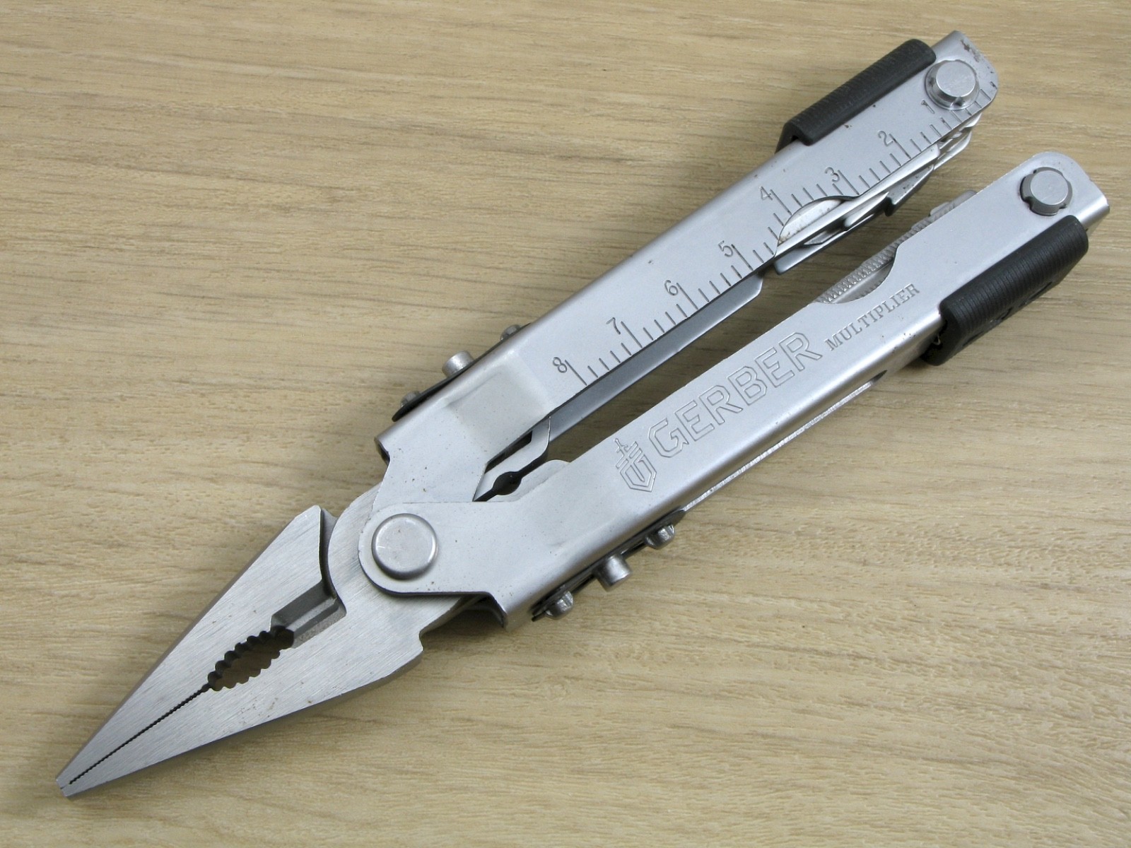 Gerber MP600 Basic Multi-Tool, Needlenose Pliers, Knife, Stainless, USA
