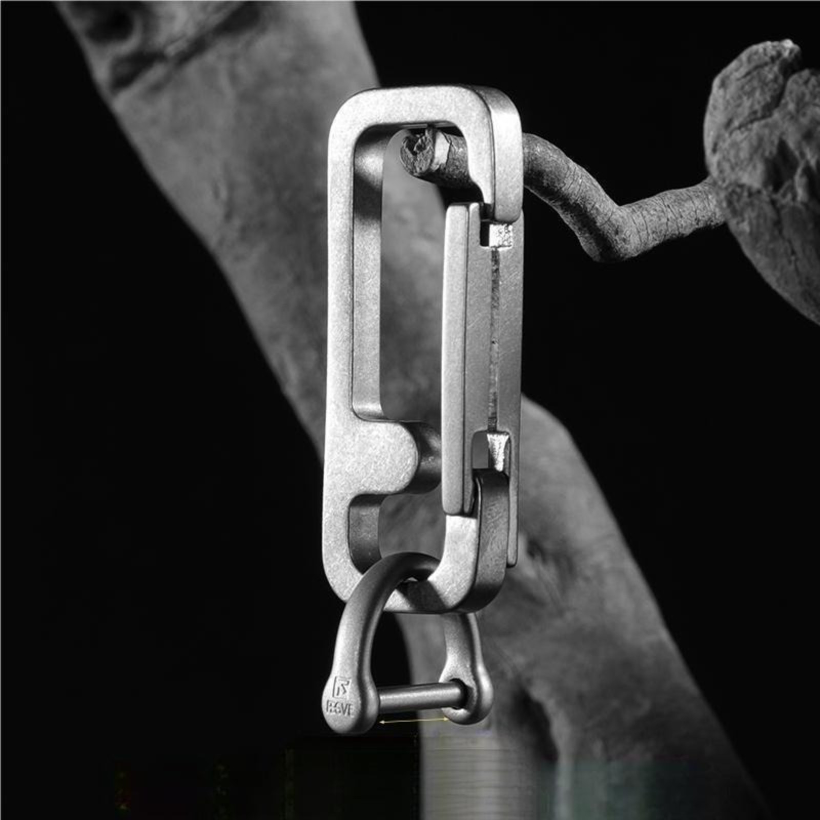 1PC EDC Titanium Carabiner Keychain Clip Car Key Chain Key Ring Holder Organizer