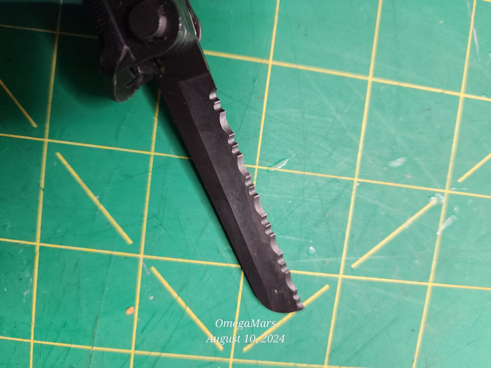 Gerber Center Drive #O4 W/ Sheathe looks and feels brand new