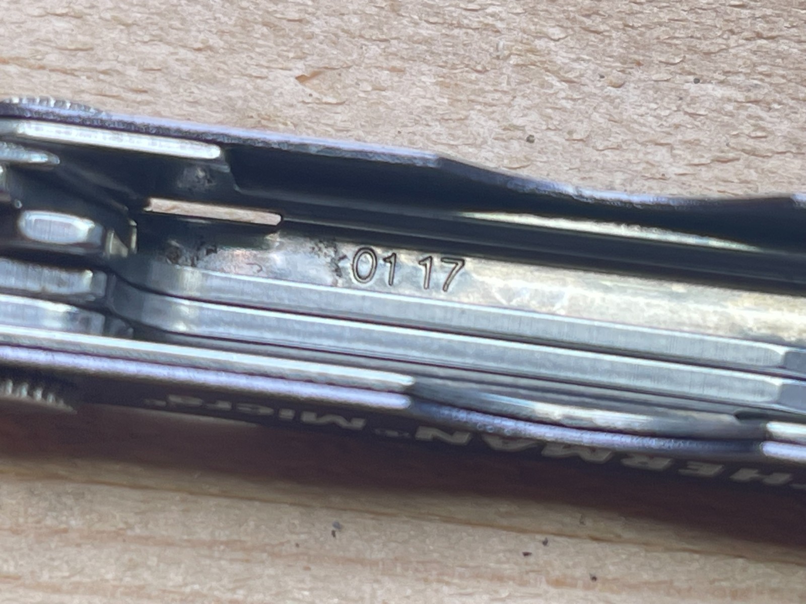Leatherman Micra Gray Anodized Aluminum Multi-tool Knife 01/17