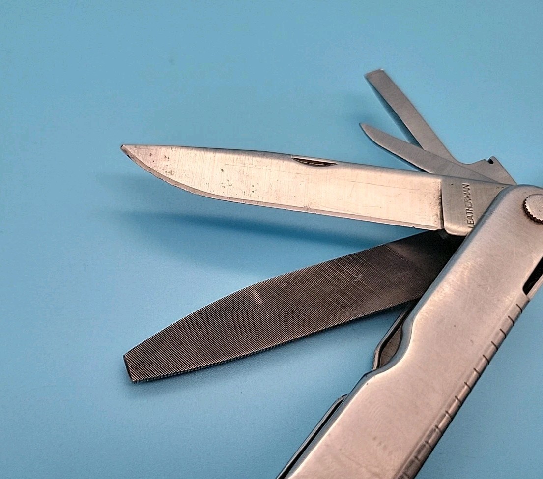 Leatherman Super Tool 200 Multi-Tool – Dated 1203 – Pliers, Knife, Saw, File