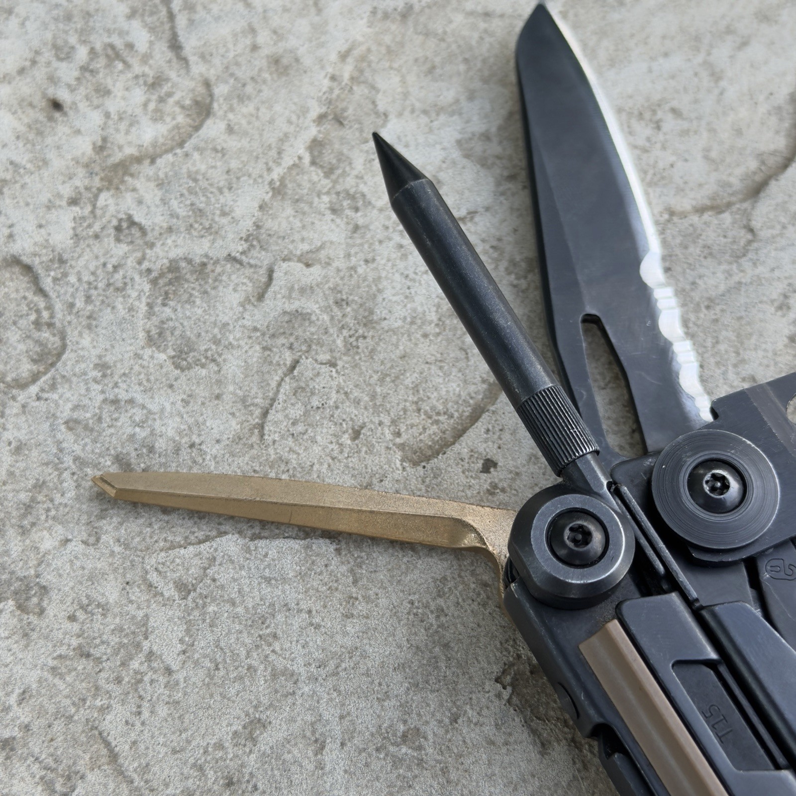 Leatherman MUT EOD Black multi tool Brown/Tan