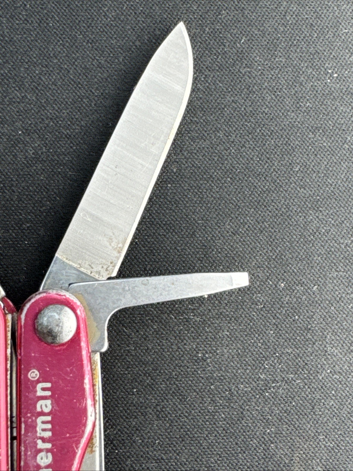 Leatherman Squirt E4 Multi-Tool w/Wire Strippers Radioshack – Parts/Repair