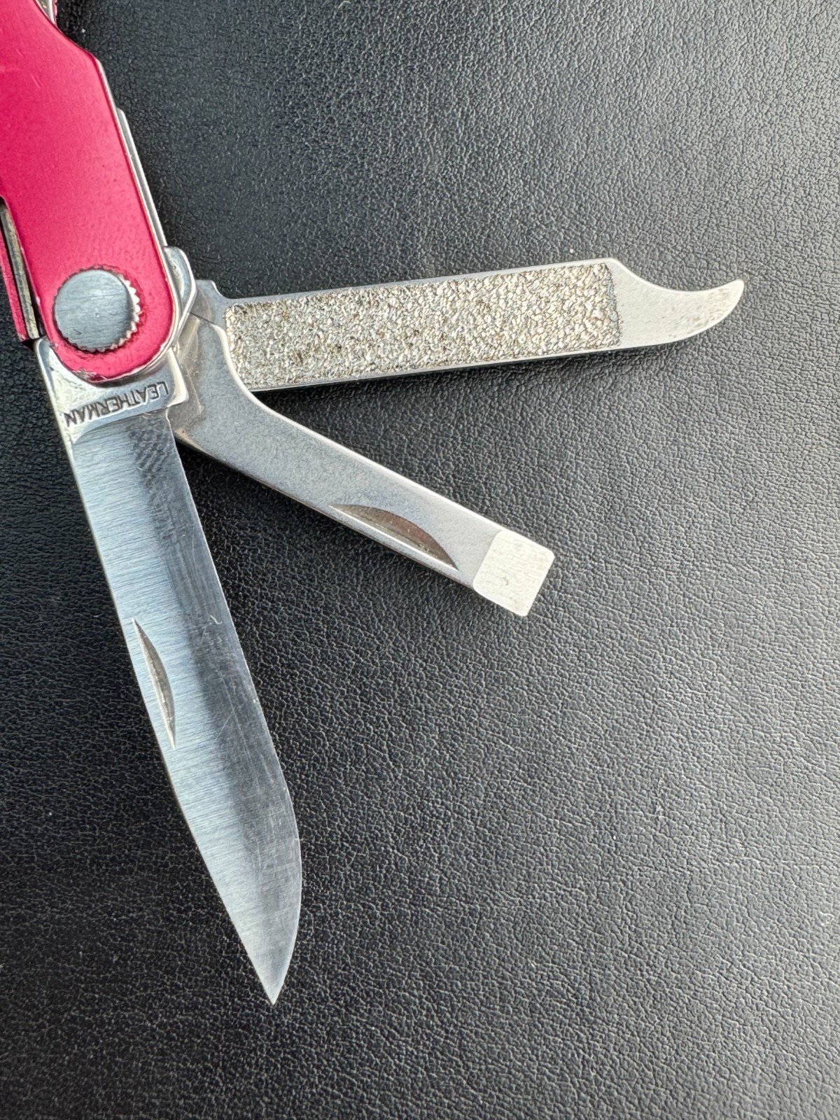 Leatherman Micra 10 in 1 Multitool Anodized Aluminum – Red