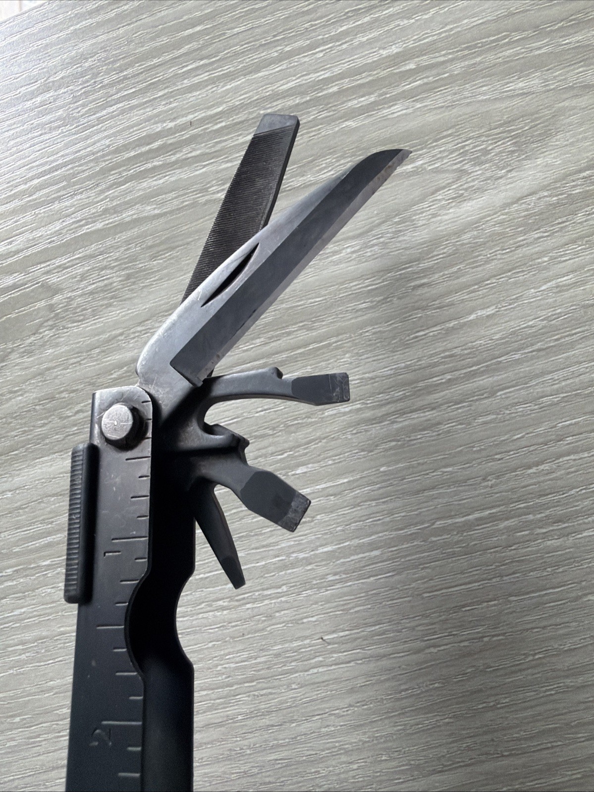 Gerber MP600 Multi-Tool Needle Nose Pliers Black Oxide W/ Sheath Tools Pictured