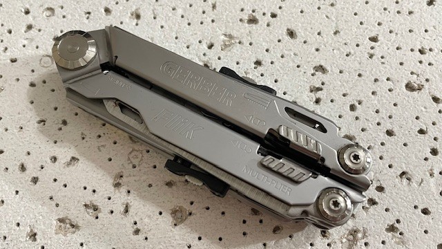 GERBER Flik Stainless Steel Silver MULTI-PLIER Multi Tool Pliers,Knife,Scissors-