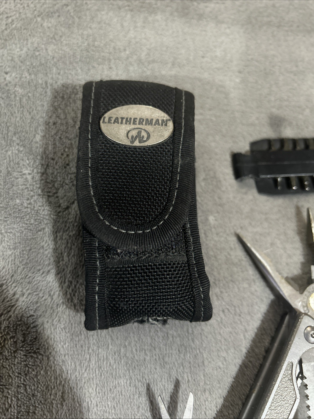 Leatherman Charge Multi-Tool w/ Sheath 7 Double Bits 154 CM Very Good Cond.